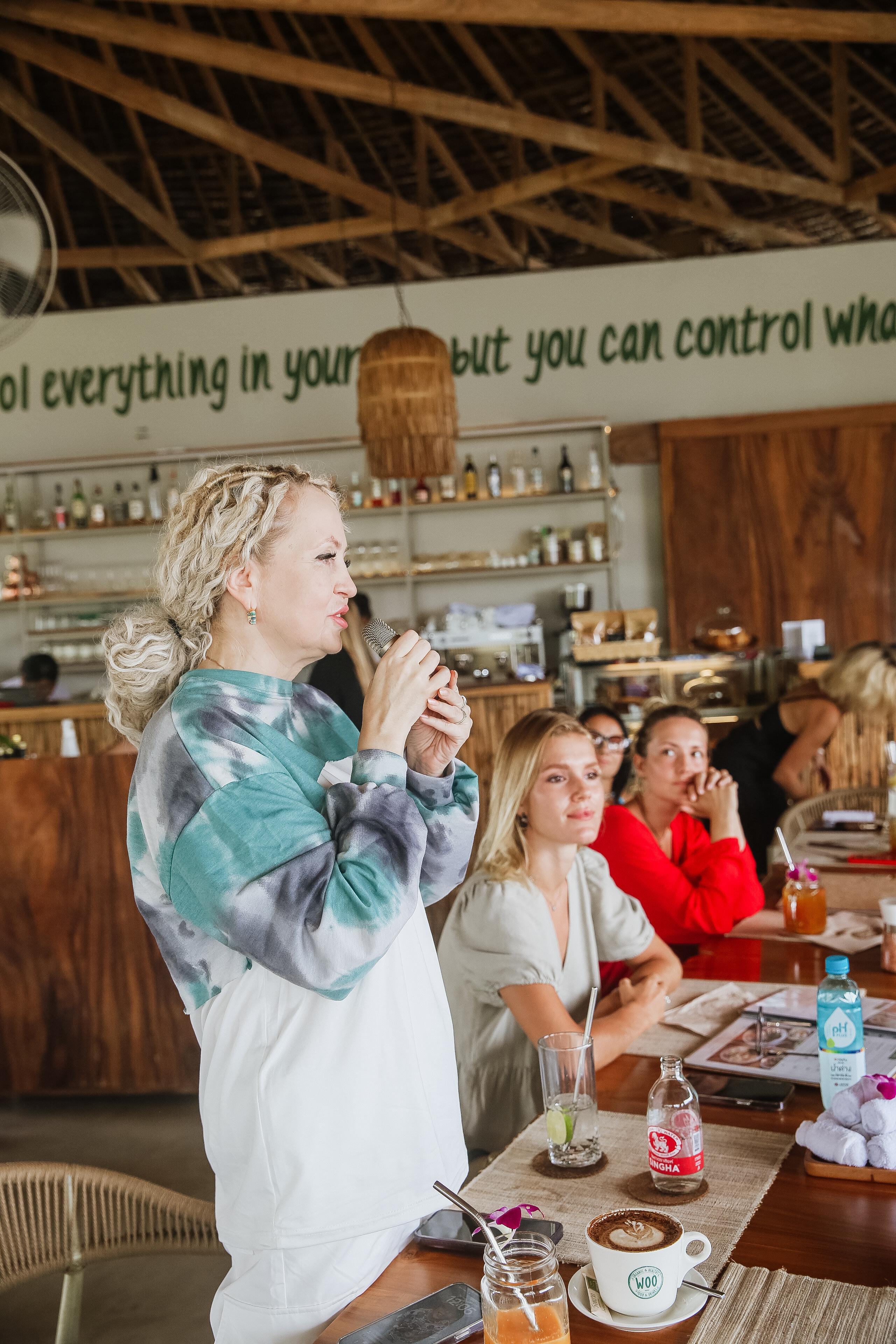 Завтрак женского клуба на Бангтао 3.08.23. Фотограф и видеограф Анна Домашенко