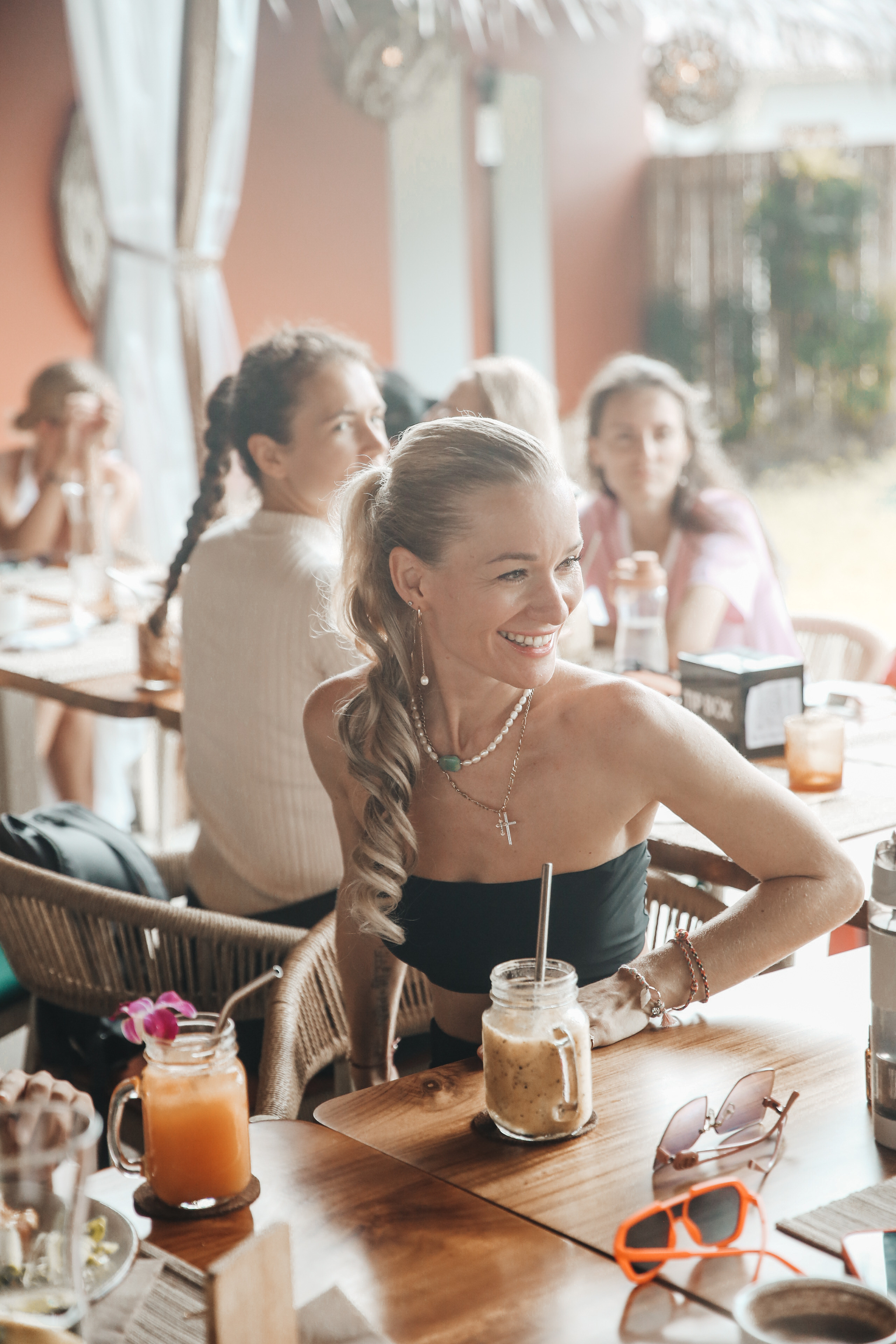 Завтрак женского клуба  Бангтао 10.08.23. Фотограф и видеограф Анна Домашенко