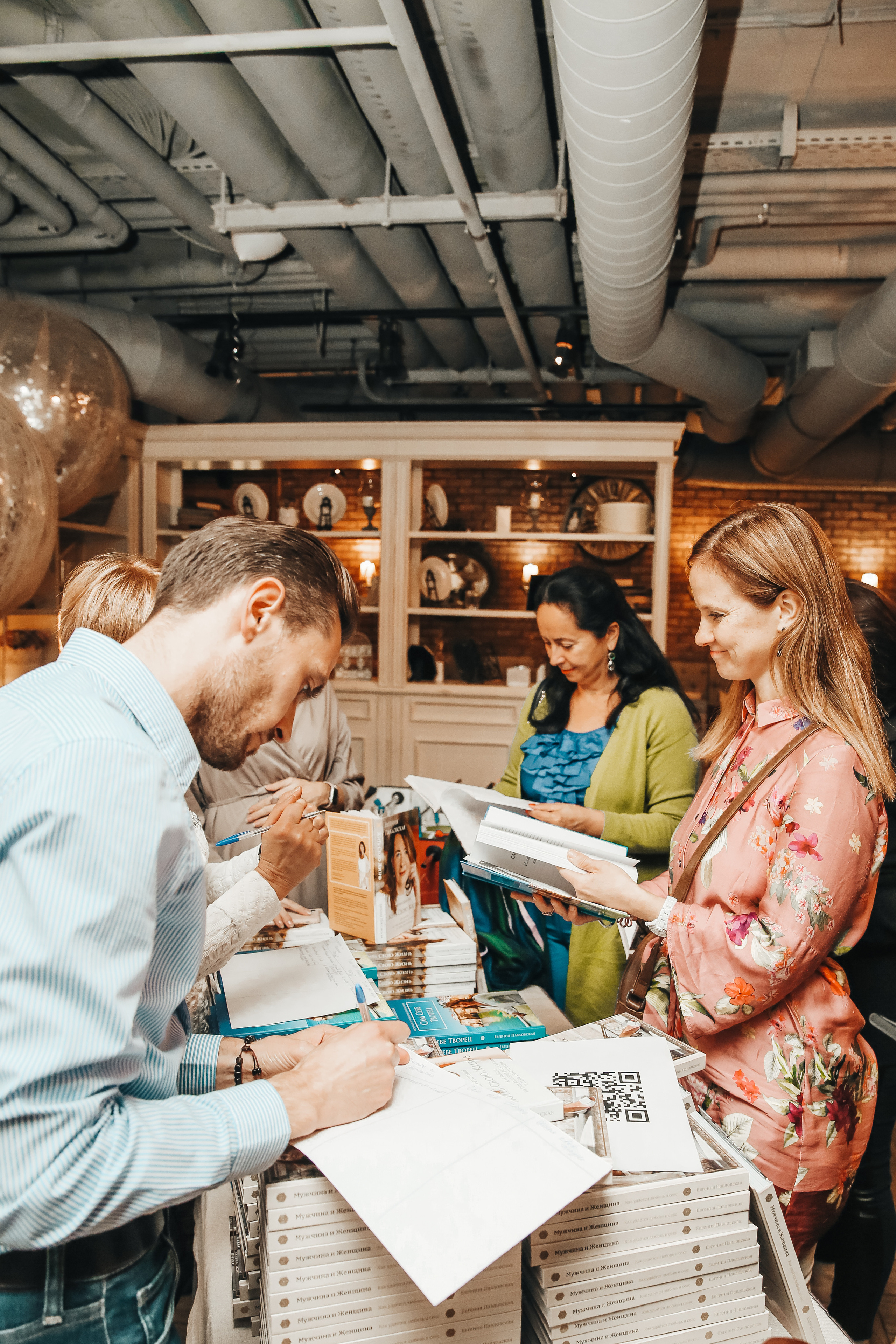 Бизнес ужин с коучем Евгенией Павловской 15.09.21. Фотограф и видеограф Анна Домашенко