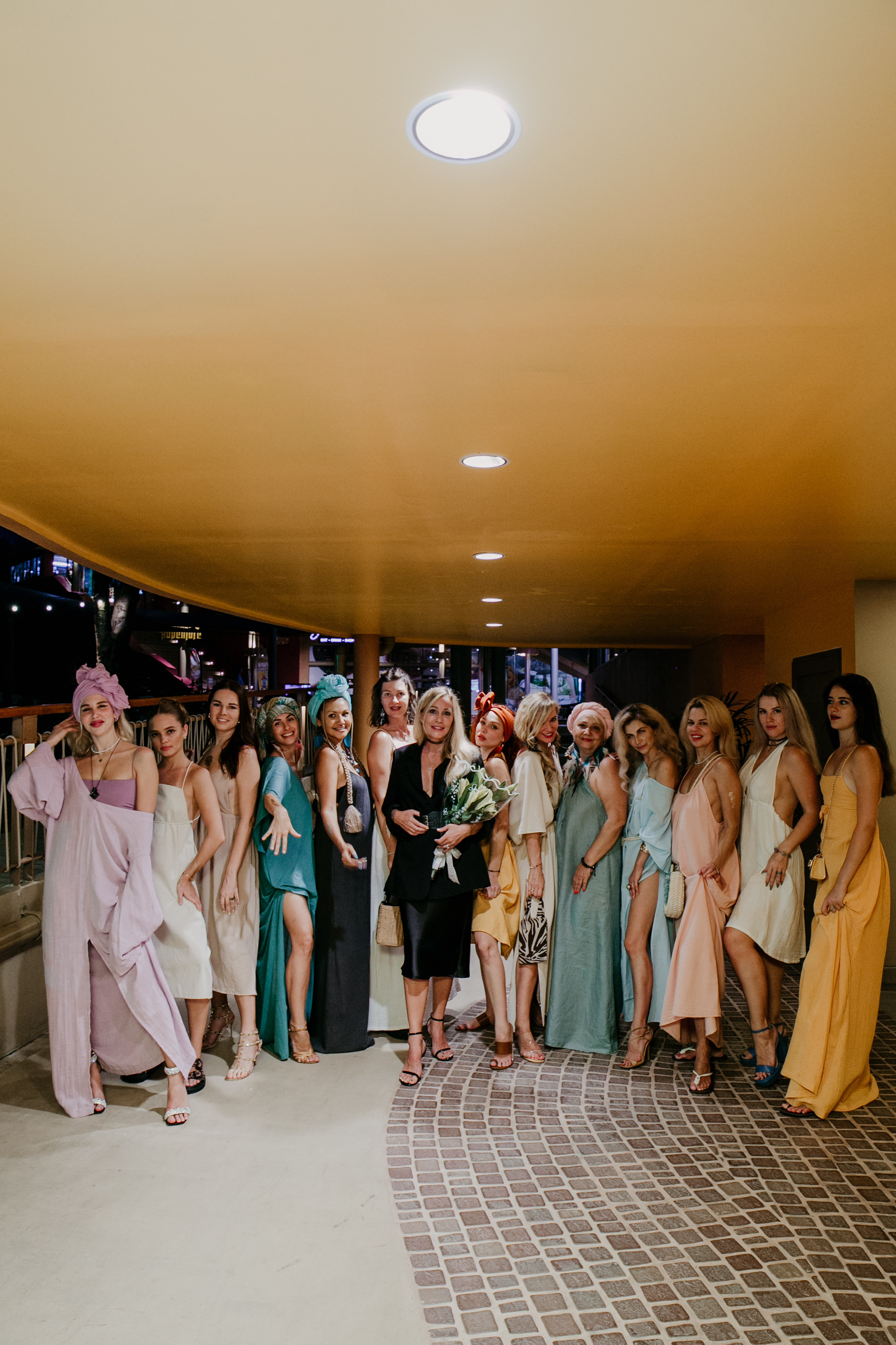 Показ AMORE Бангтао 30.09.23. Фотограф и видеограф Анна Домашенко