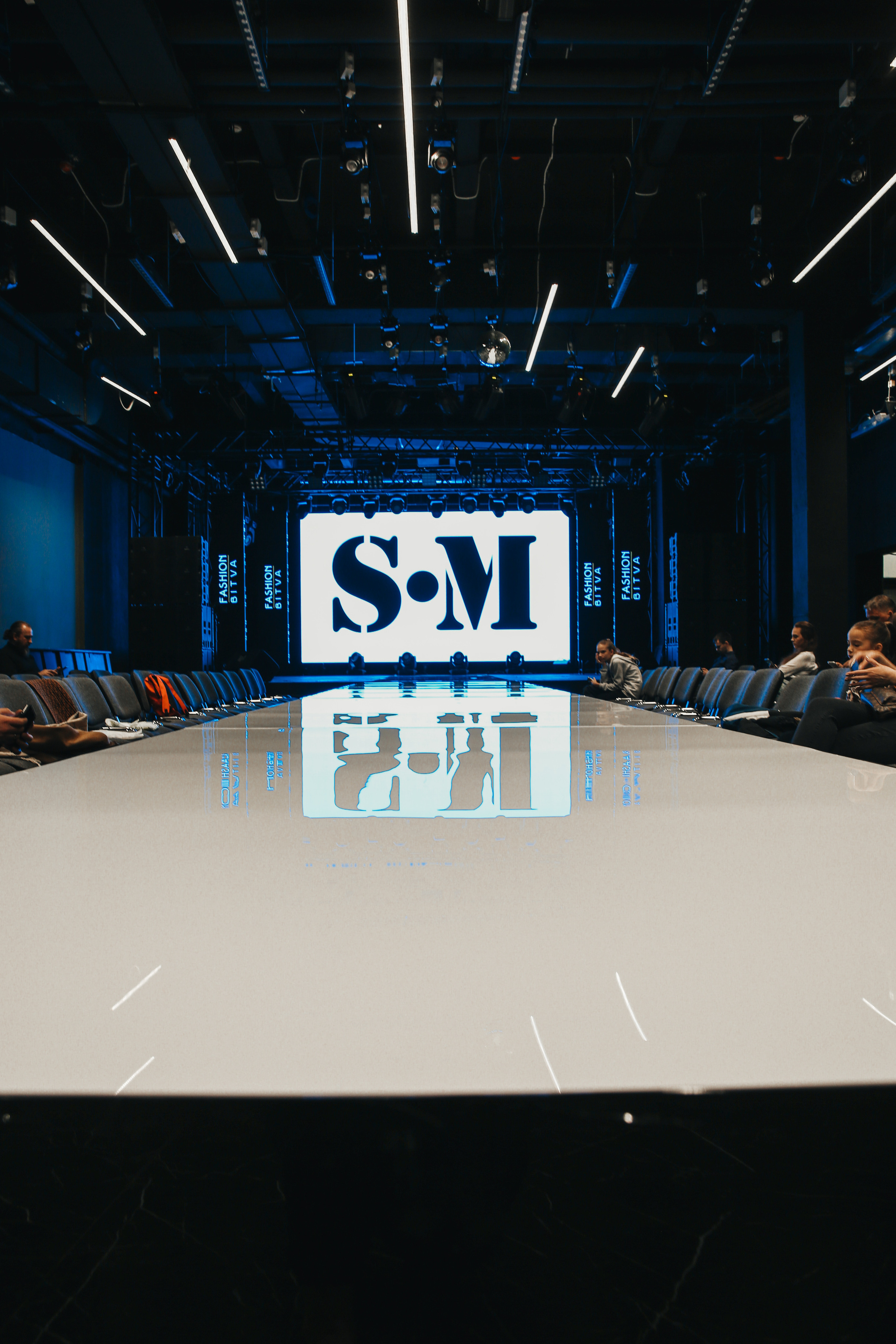 Показ ЯровитХолл. Фотограф и видеограф Анна Домашенко