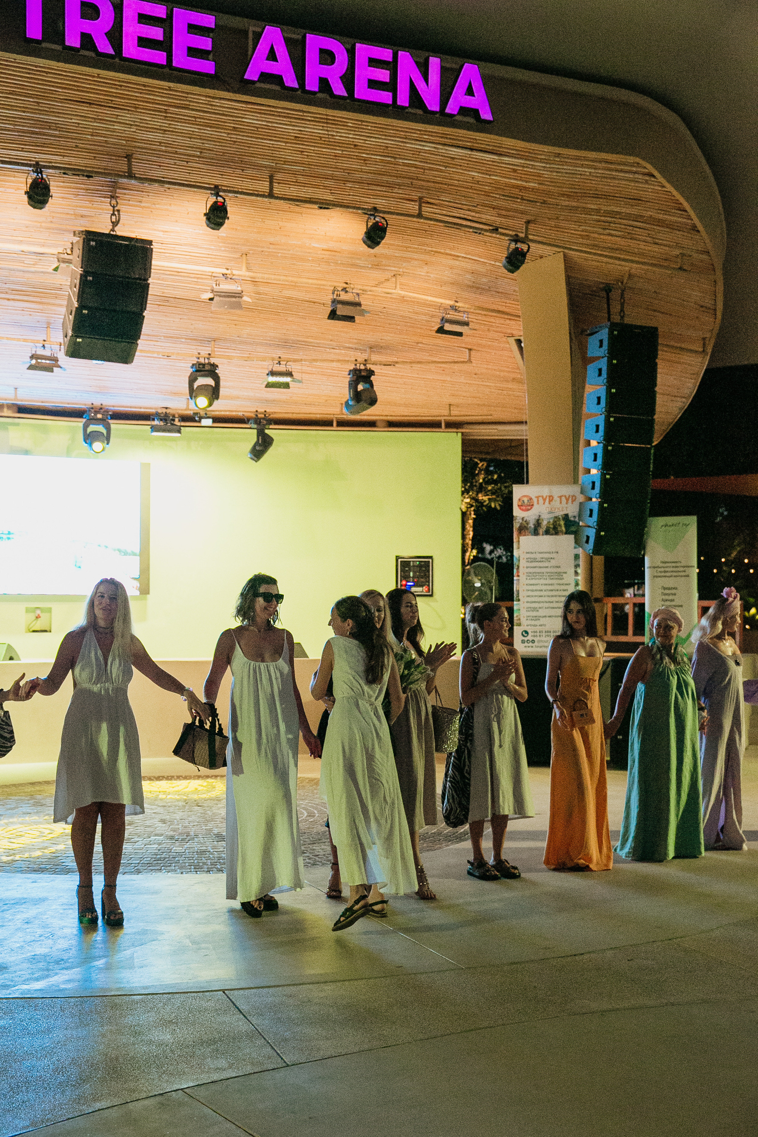 Показ AMORE Бангтао 30.09.23. Фотограф и видеограф Анна Домашенко