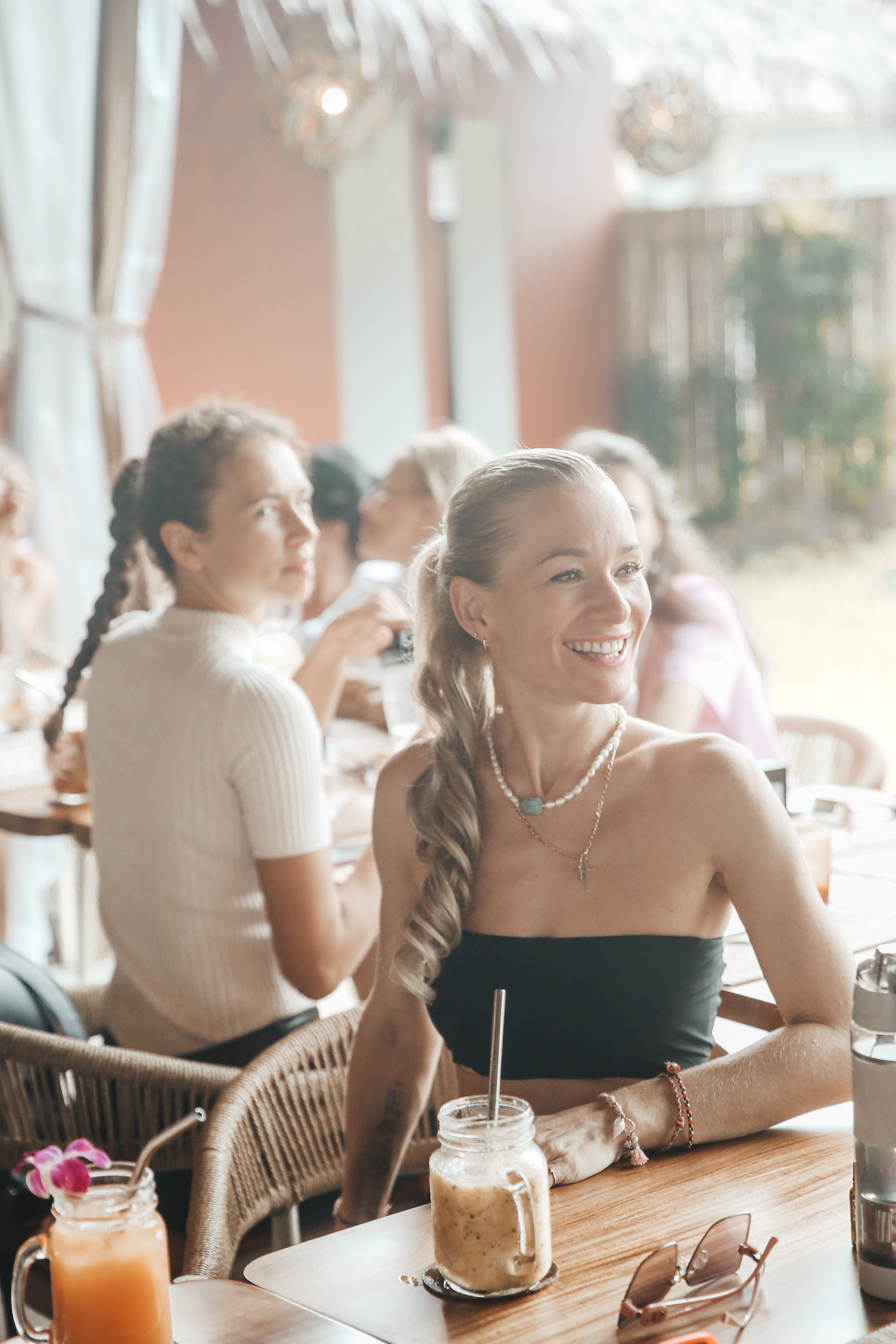 Завтрак женского клуба  Бангтао 10.08.23. Фотограф и видеограф Анна Домашенко