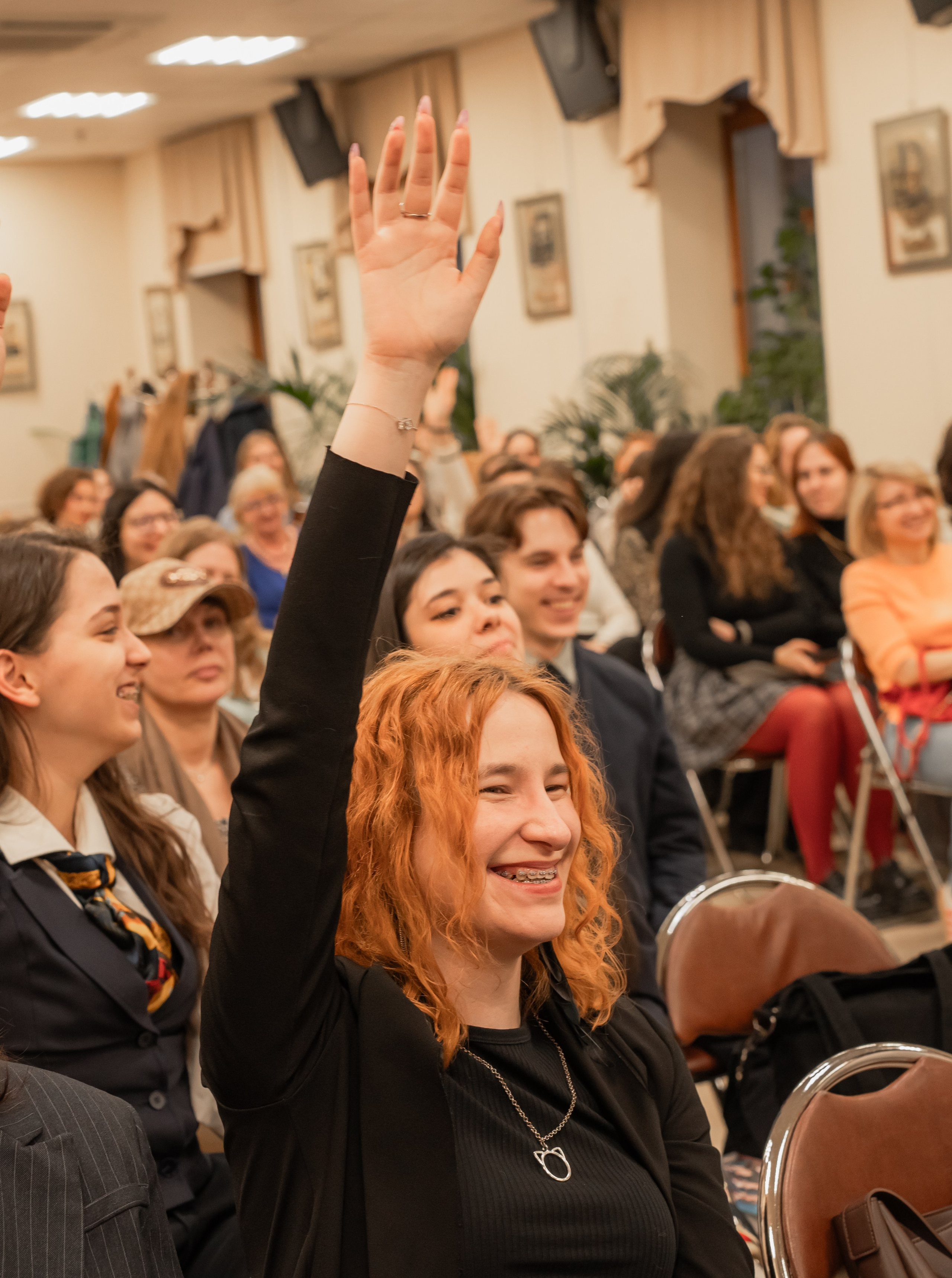 Презентация книги «Человек за бортом», автор София Цой. Репортажный фотограф Анастасия Рубцова