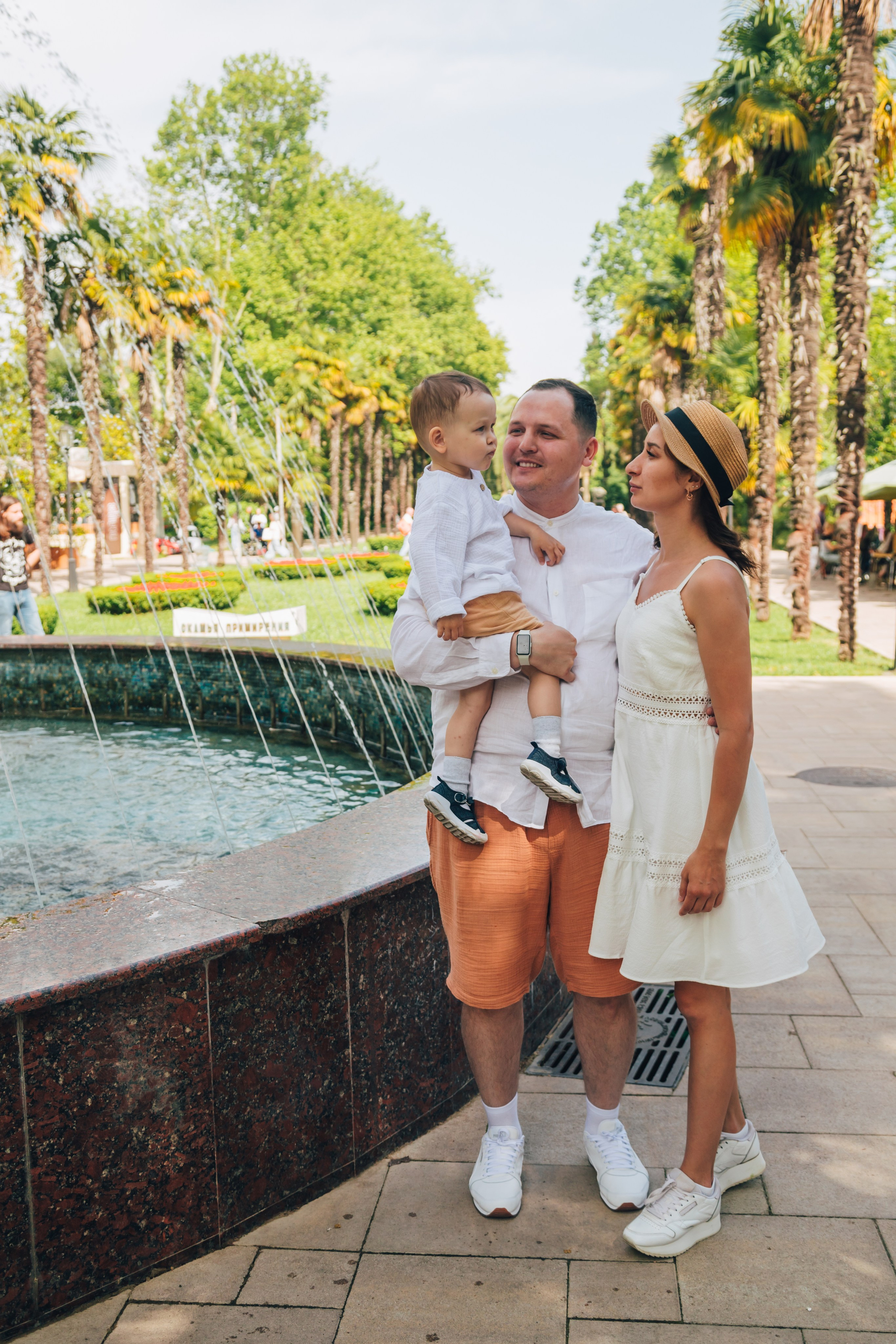 Дима, Ляйсан и Миша на Ривьере (Май 2025 г.). Фотограф Сочи, Адлер, Красная Поляна — Вероника Радченко