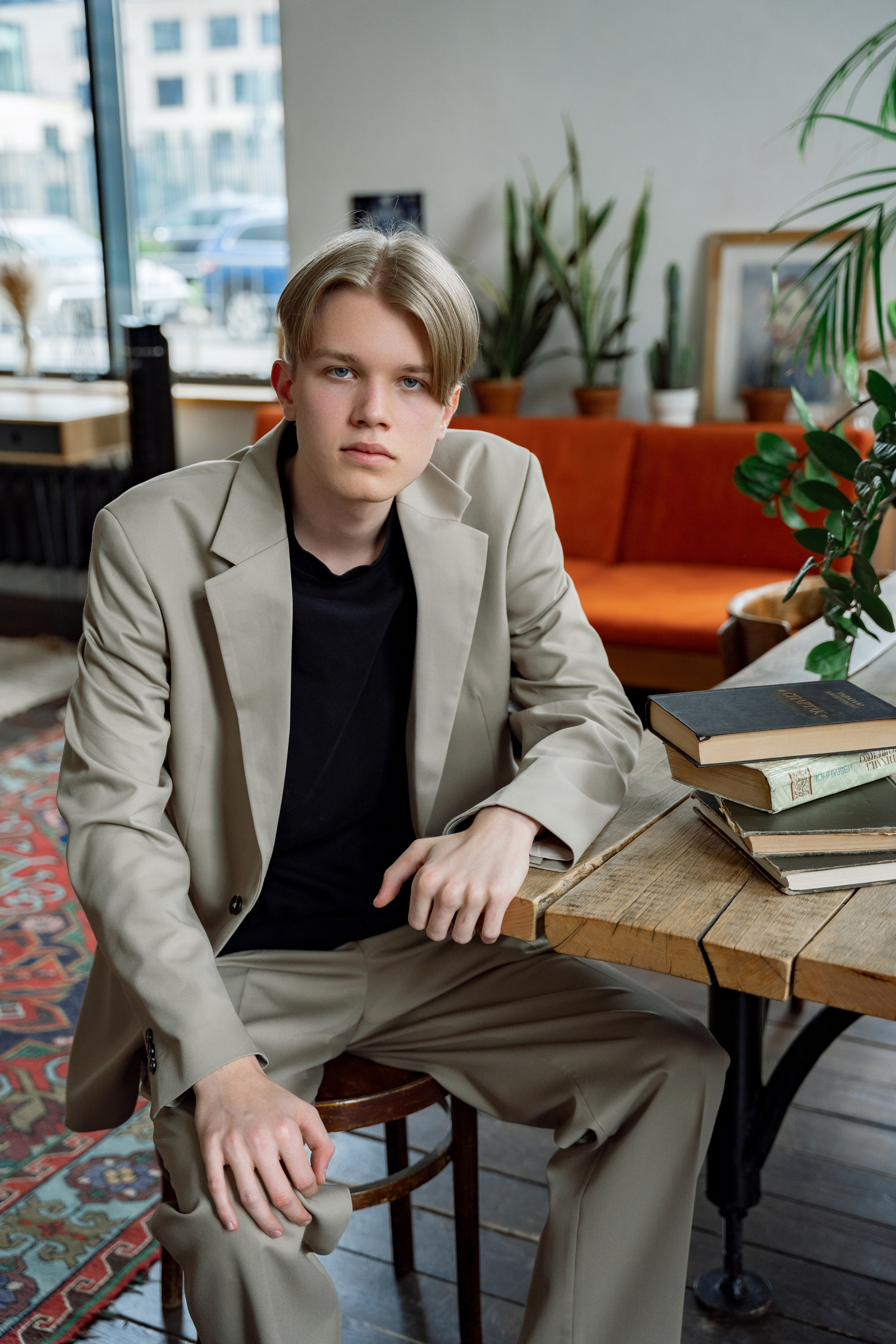 Съёмка для 11А в студии и у школы. Репотражный и семейный фотограф в Москве Герлинг Радмила