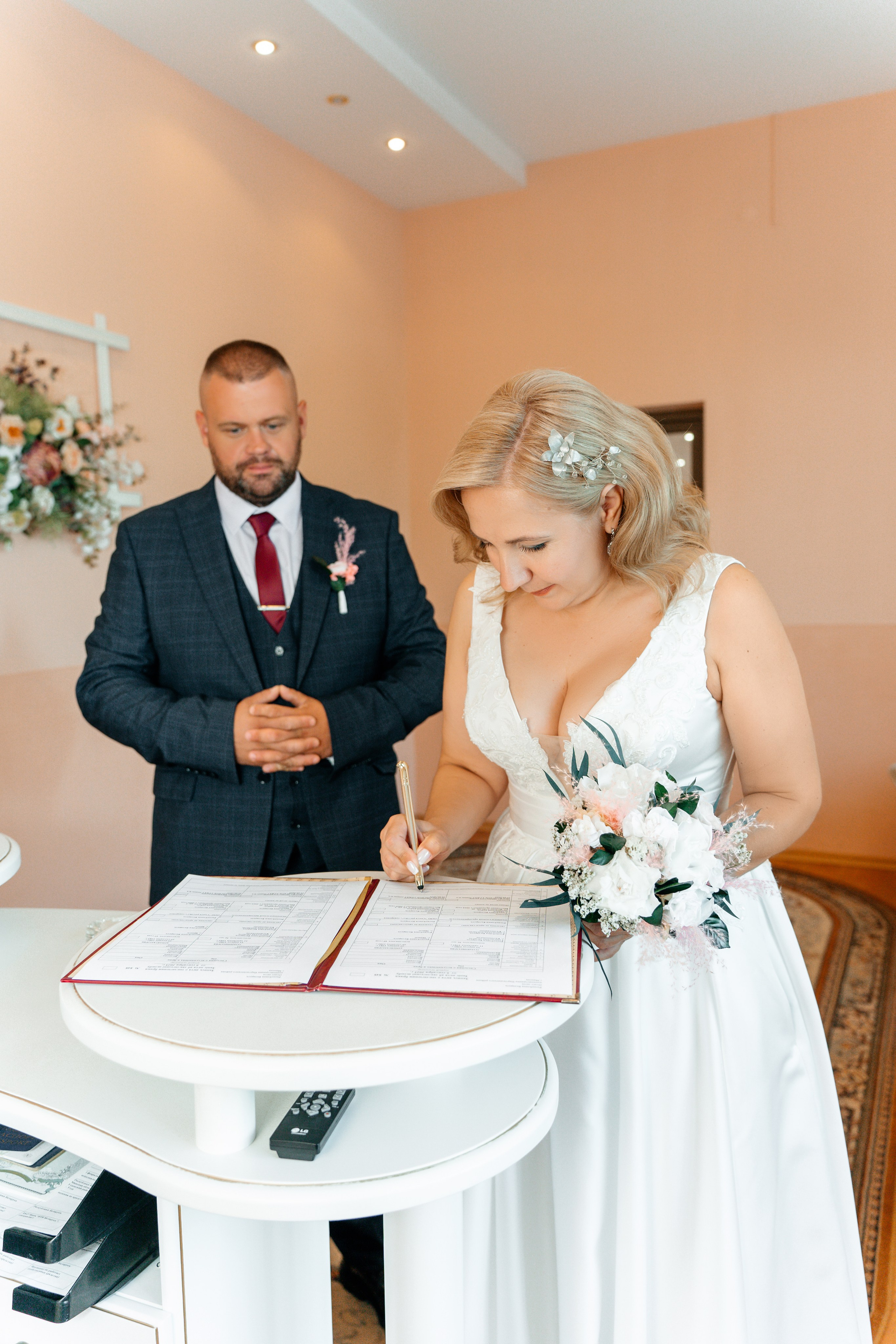 ЗАГС Партизанского района (малый зал). Ваш семейный фотограф в Минске — Вика Трегубова