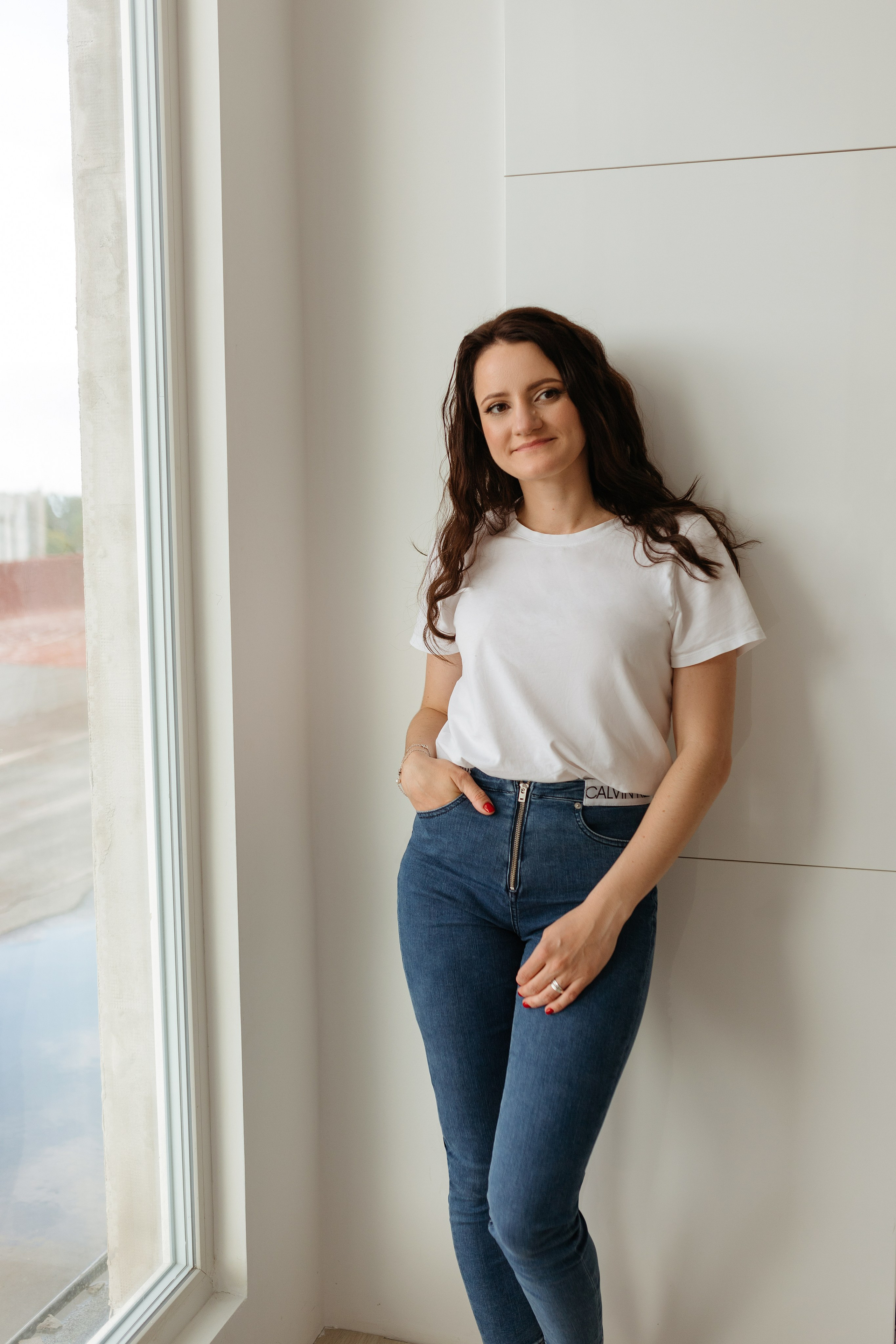 Семейная фотосессия в студии. Сестры Карабаза. Фотографы и ретушеры в Москве и Санкт-Петербурге