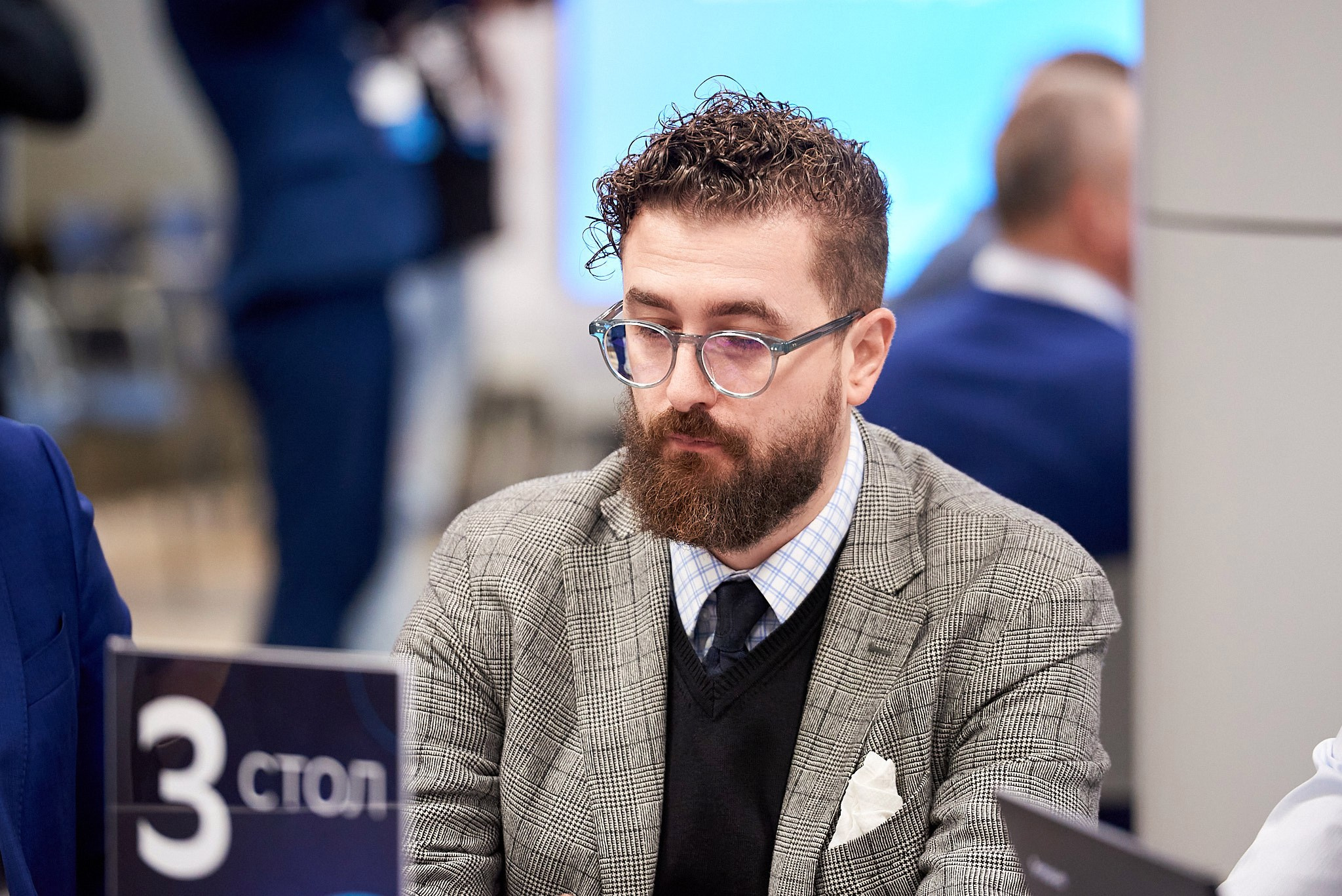 Дизайн-сессия ИИ трансформации Санкт-Петербурга. Иван Ступа, репортажный фотограф в Санкт-Петербурге и Ленинградской области