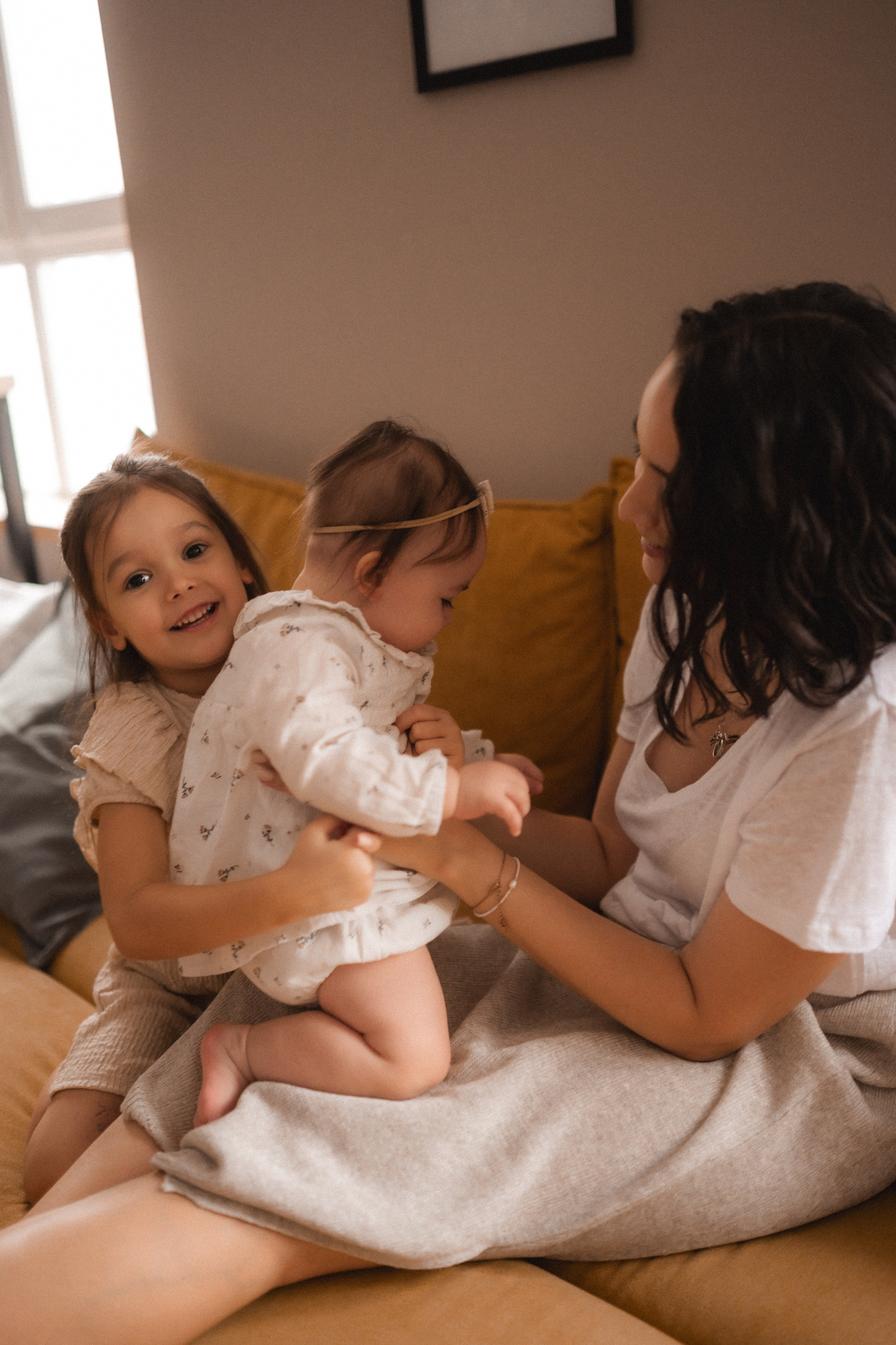 Полина, Дима, Мия и Эмма дома. Семейный и свадебный lifestyle-фотограф в Москве Мария Петрова