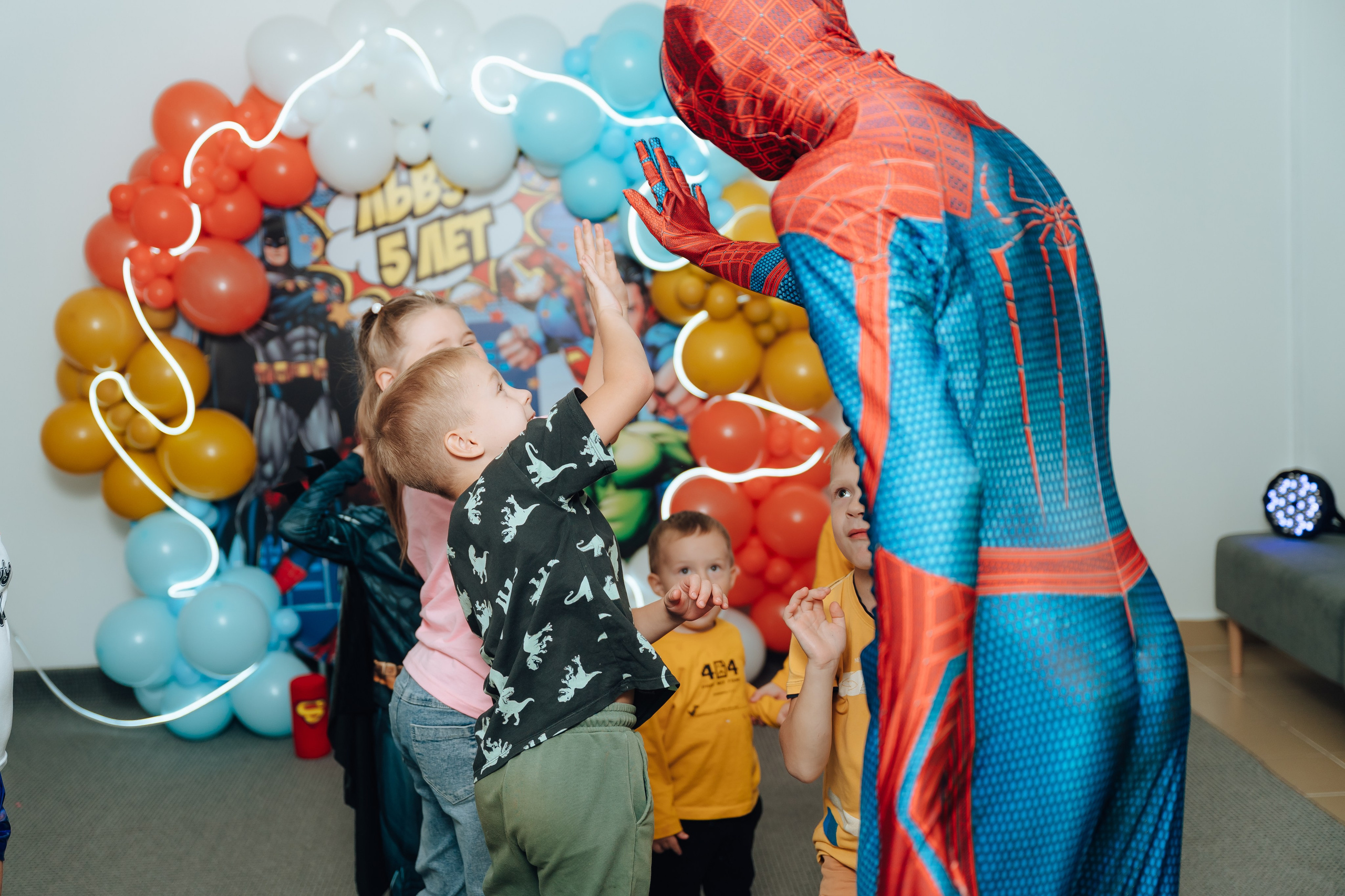 Праздник Льва в Мультифокс. Детский и семейный фотограф Катерина Мишина