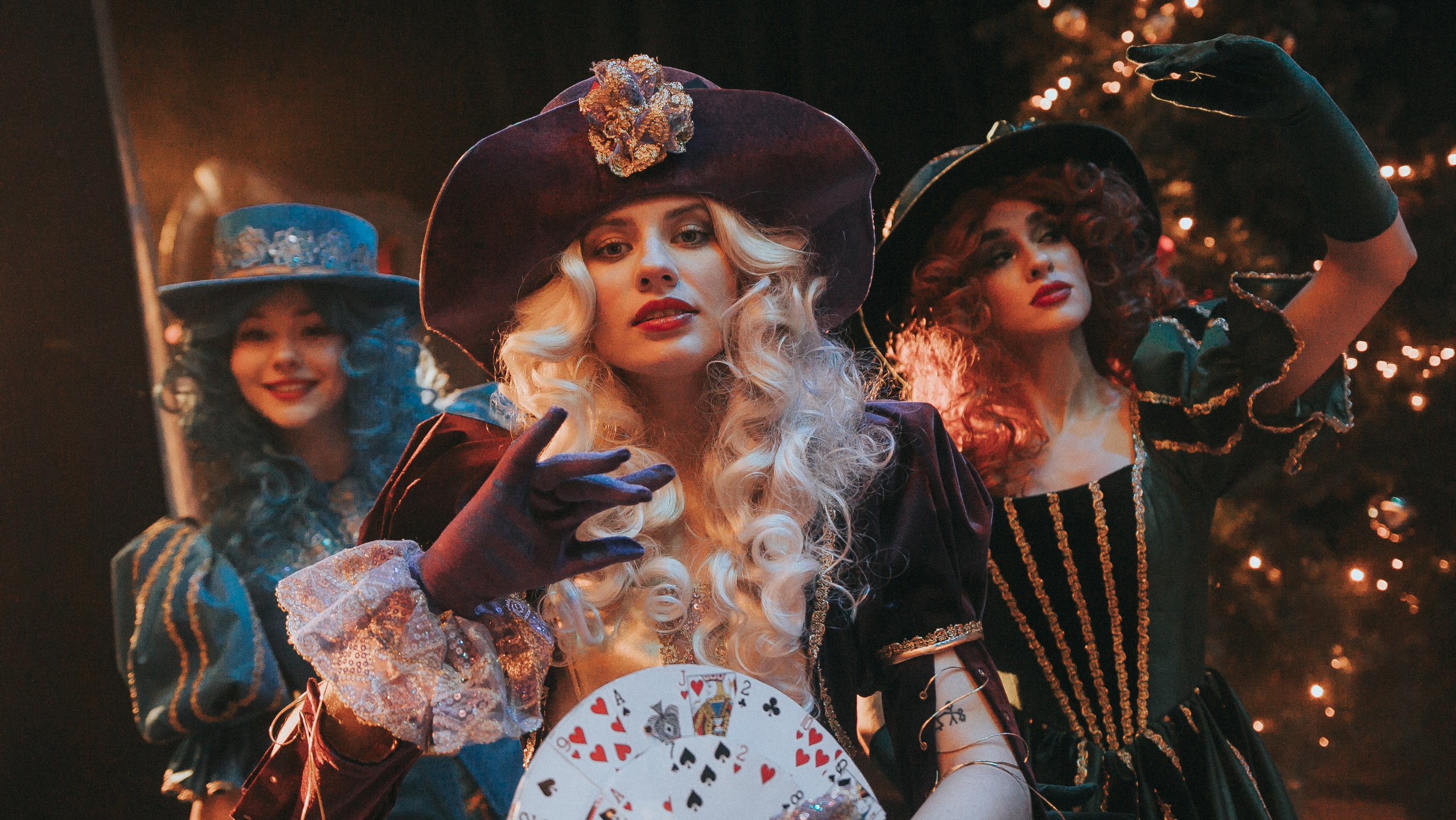 MF PROD. — CHRISTMAS TREE. MOVIE FAMILY PRODUCTION