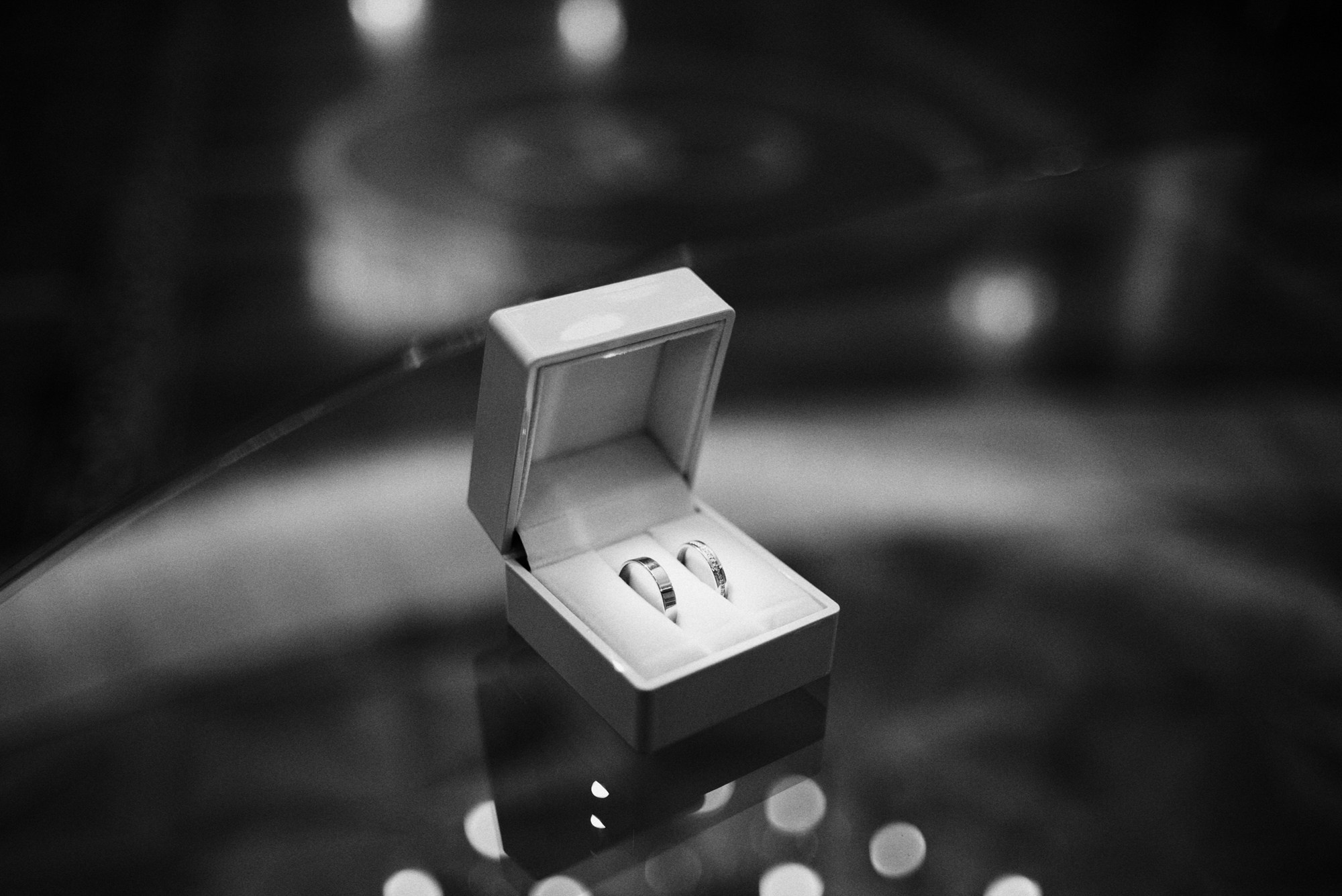 Свадебный фотограф в Тюмени — Фотосессия Максима и Лизы на крыше и в студии. Портретный фотограф Тюмень Дарья Мустафина