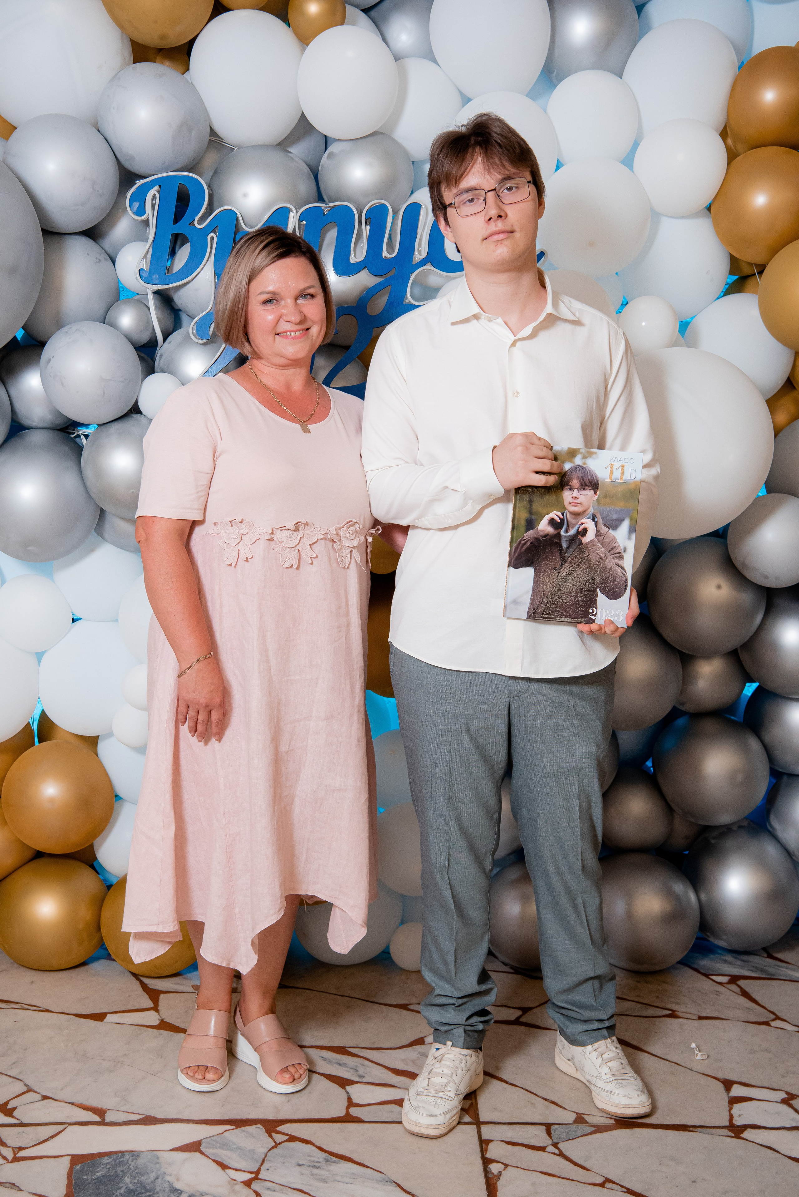 30 Школа. Вручение и Банкет. ДК Юбилейный и Банхоф. Фотограф в Волгограде и Волжском Александр Горбань