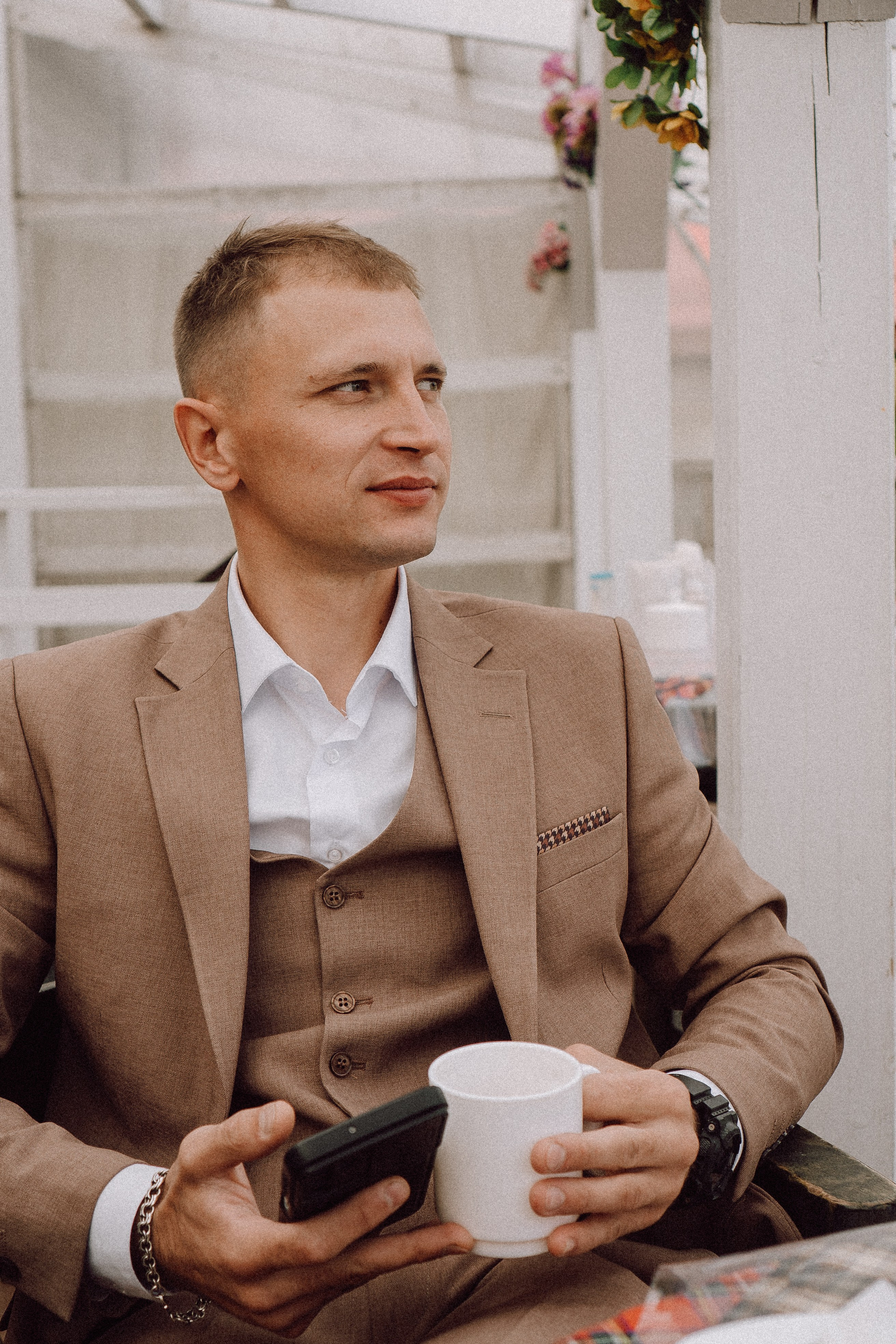 СВАДЕБНАЯ ФОТОСЕССИИЯ ПАРЫ В ГОРОДЕ ПРИОЗЕРСК В СОСНОВОМ ЛЕСУ И С ПИКАПОМ. Профессиональный фотограф, Санкт-Петербург — Виктория Богомолова