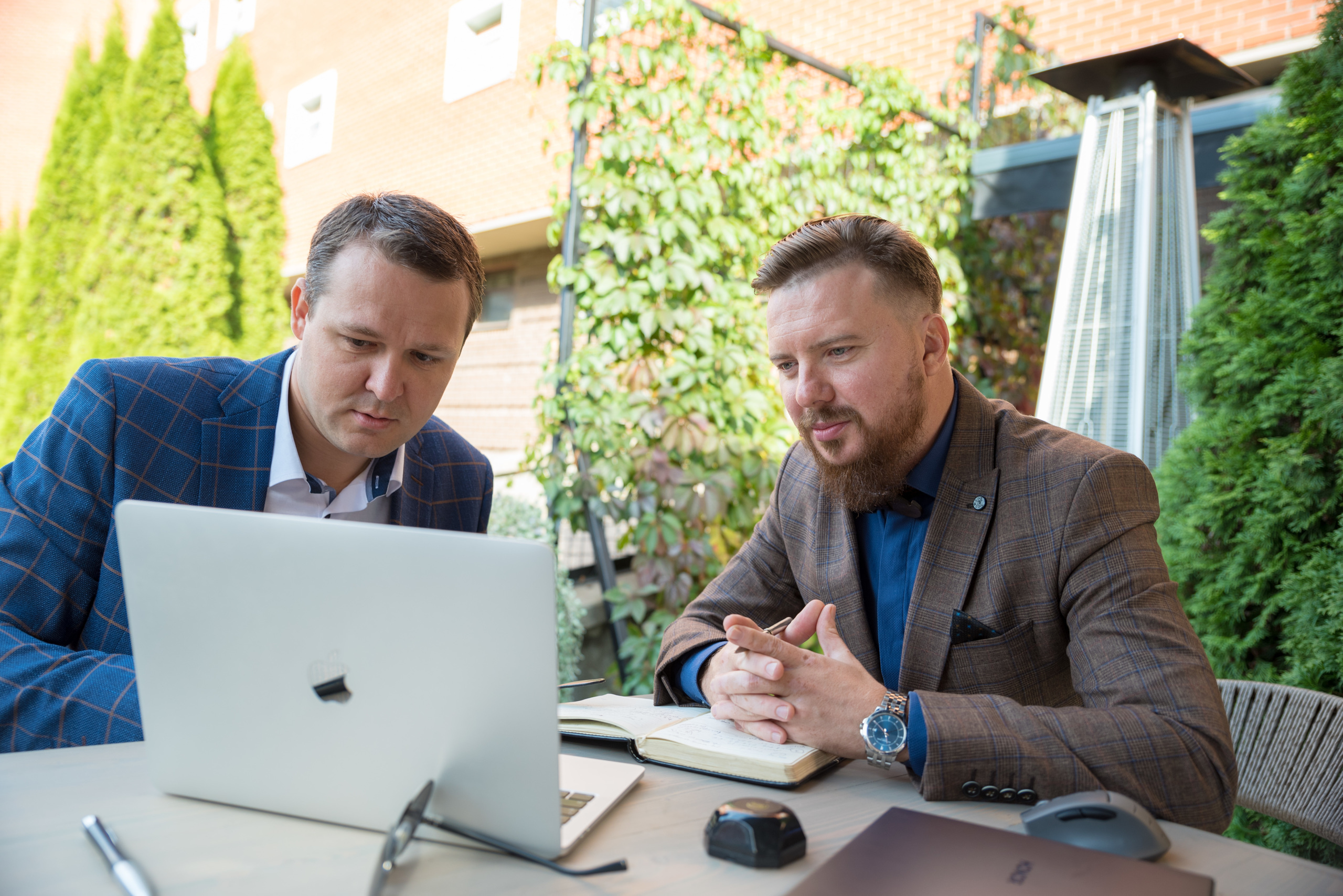 Мужская деловая съёмка