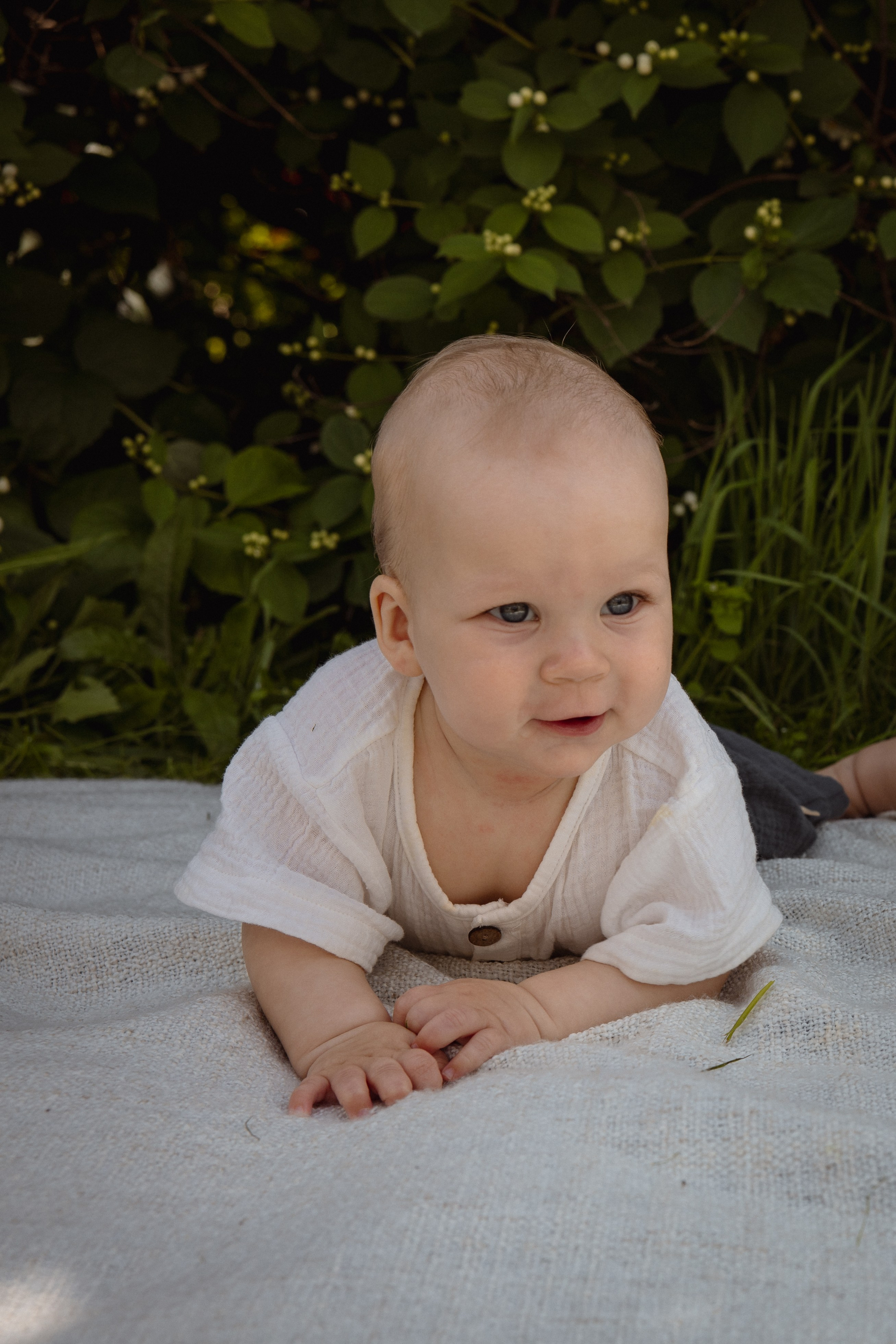 Настя с сыном у Alma-Mater. Ваш семейный newborn и lifestyle фотограф в СПБ Наталья Журавлева