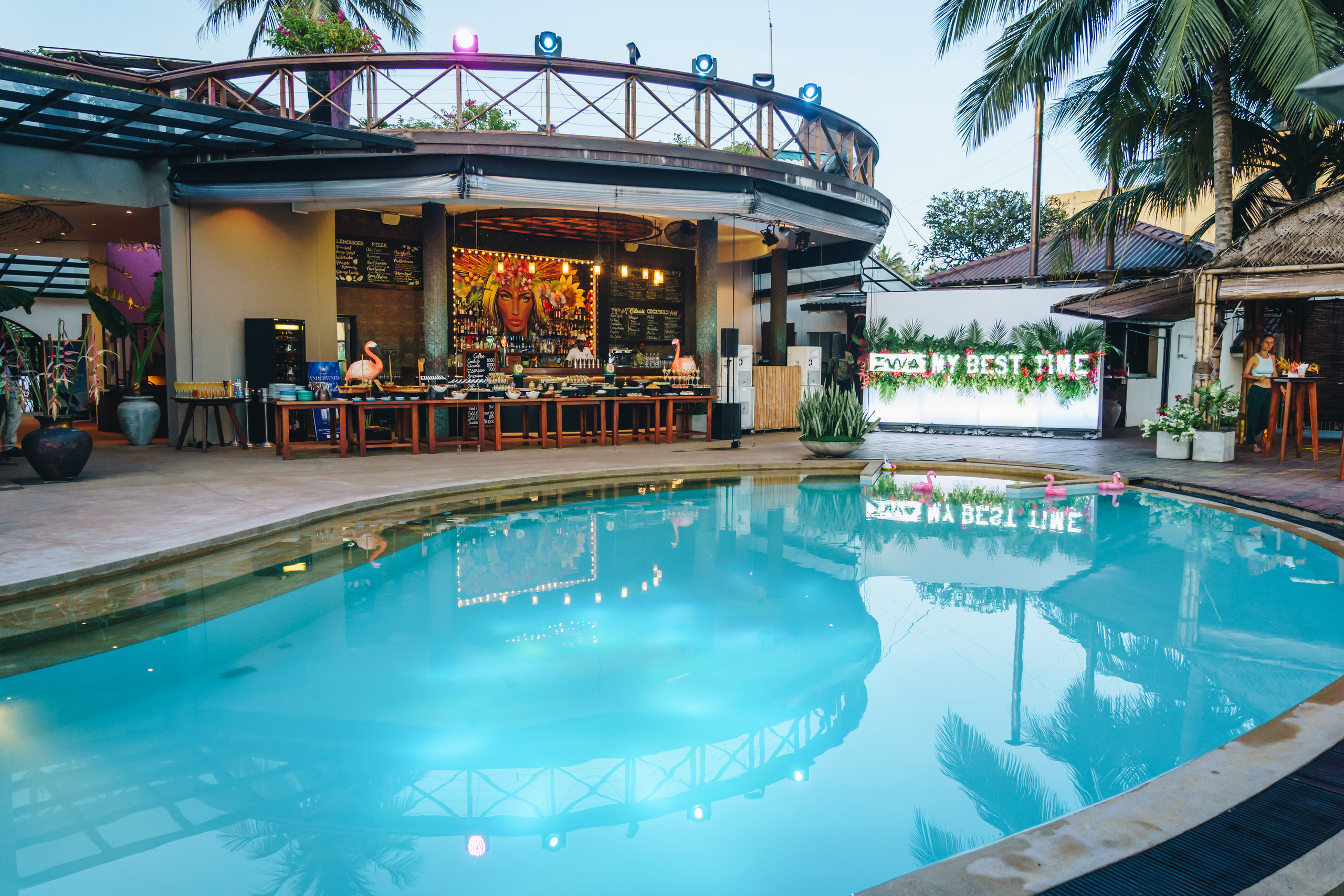 Вечеринка компании EWA в Angel Beach (Унаватуна, Шри-Ланка). Фотограф Марина Каныгина (Федосеева)