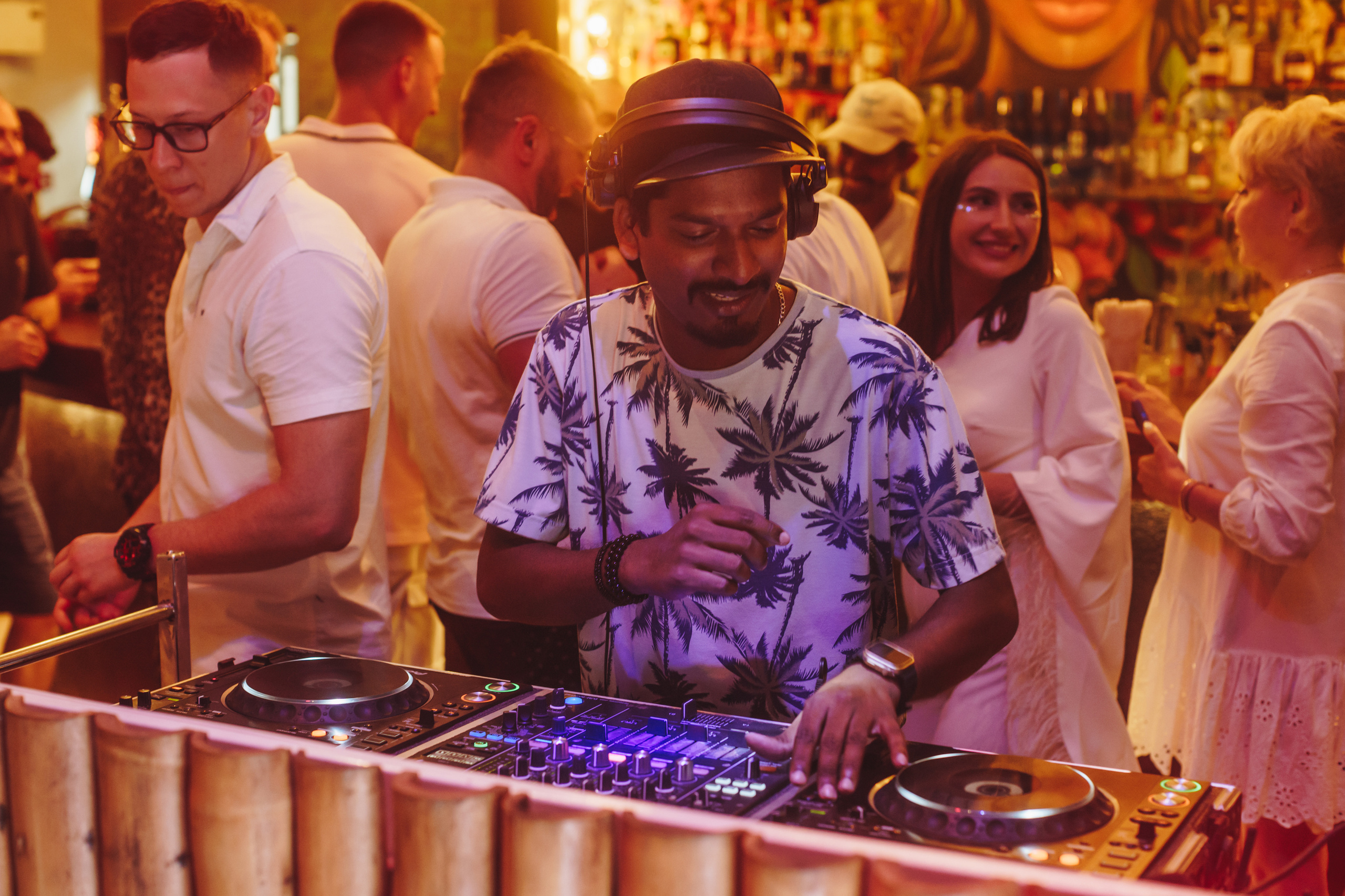 Вечеринка компании EWA в Angel Beach (Унаватуна, Шри-Ланка). Фотограф Марина Каныгина (Федосеева)