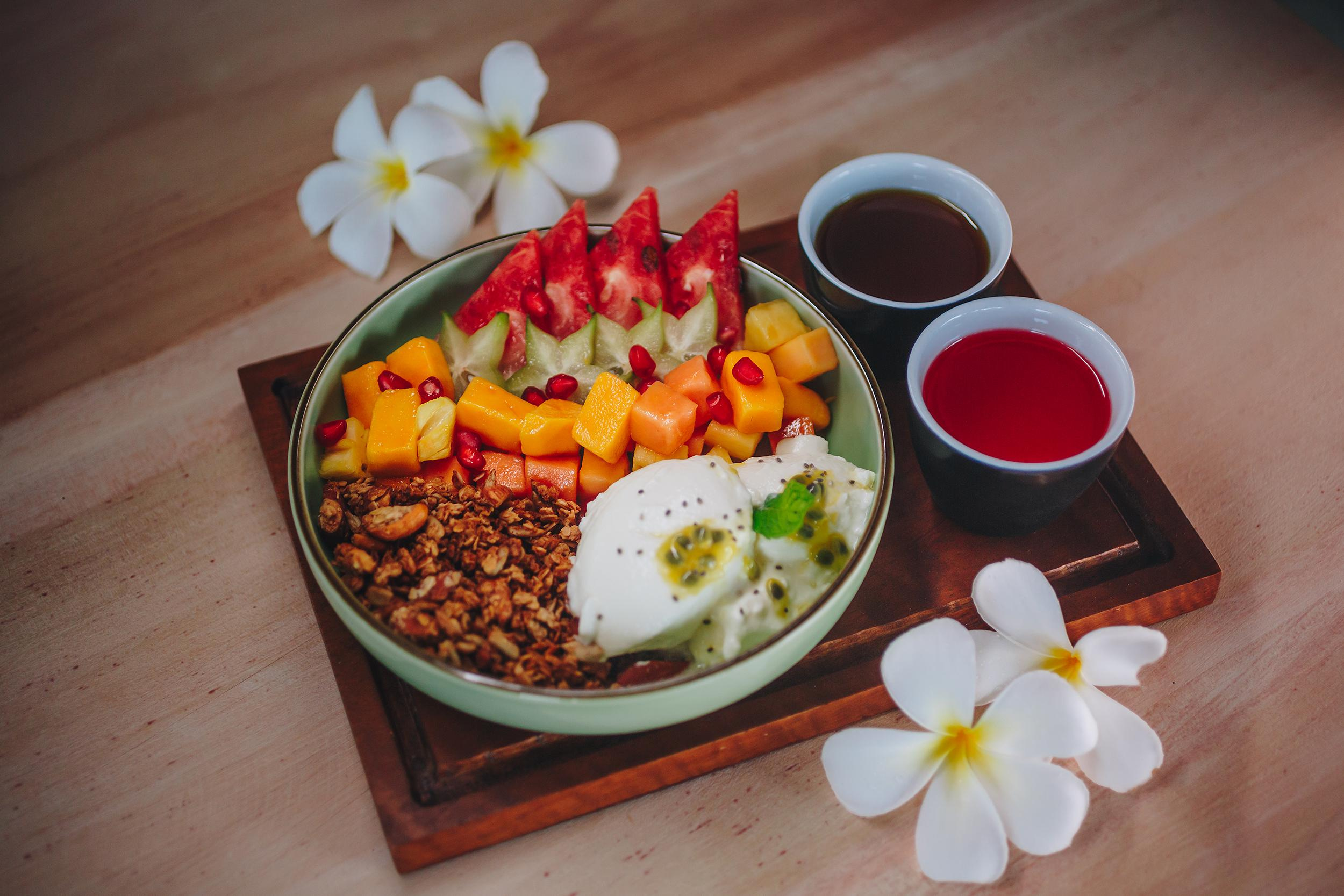 Меню ресторана TJH в Ахангаме (Шри-Ланка). Фотограф Марина Каныгина (Федосеева)