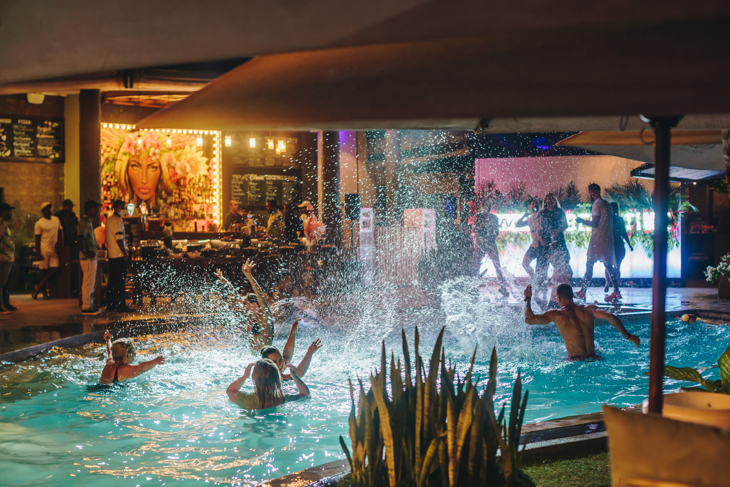 Вечеринка компании EWA в Angel Beach (Унаватуна, Шри-Ланка). Фотограф Марина Каныгина (Федосеева)