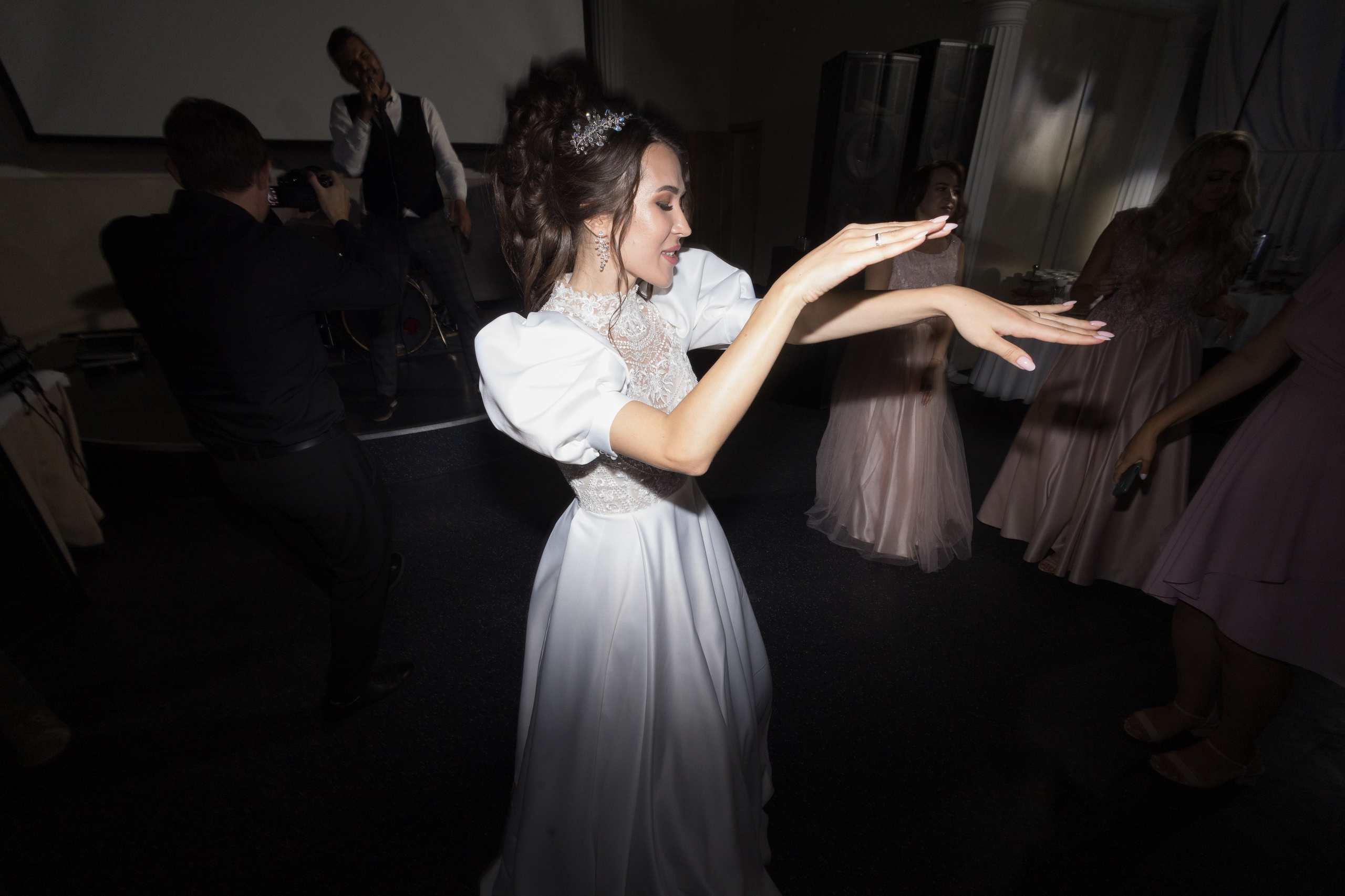 Свадебный фотограф Уфа — Руслан ГабдлисламовЖивые эмоции, красивые кадры, воспоминания на всю жизнь.Работаю по всей Республике Башкортоста. Свадебный фотограф Уфа Руслан Габдлисламов