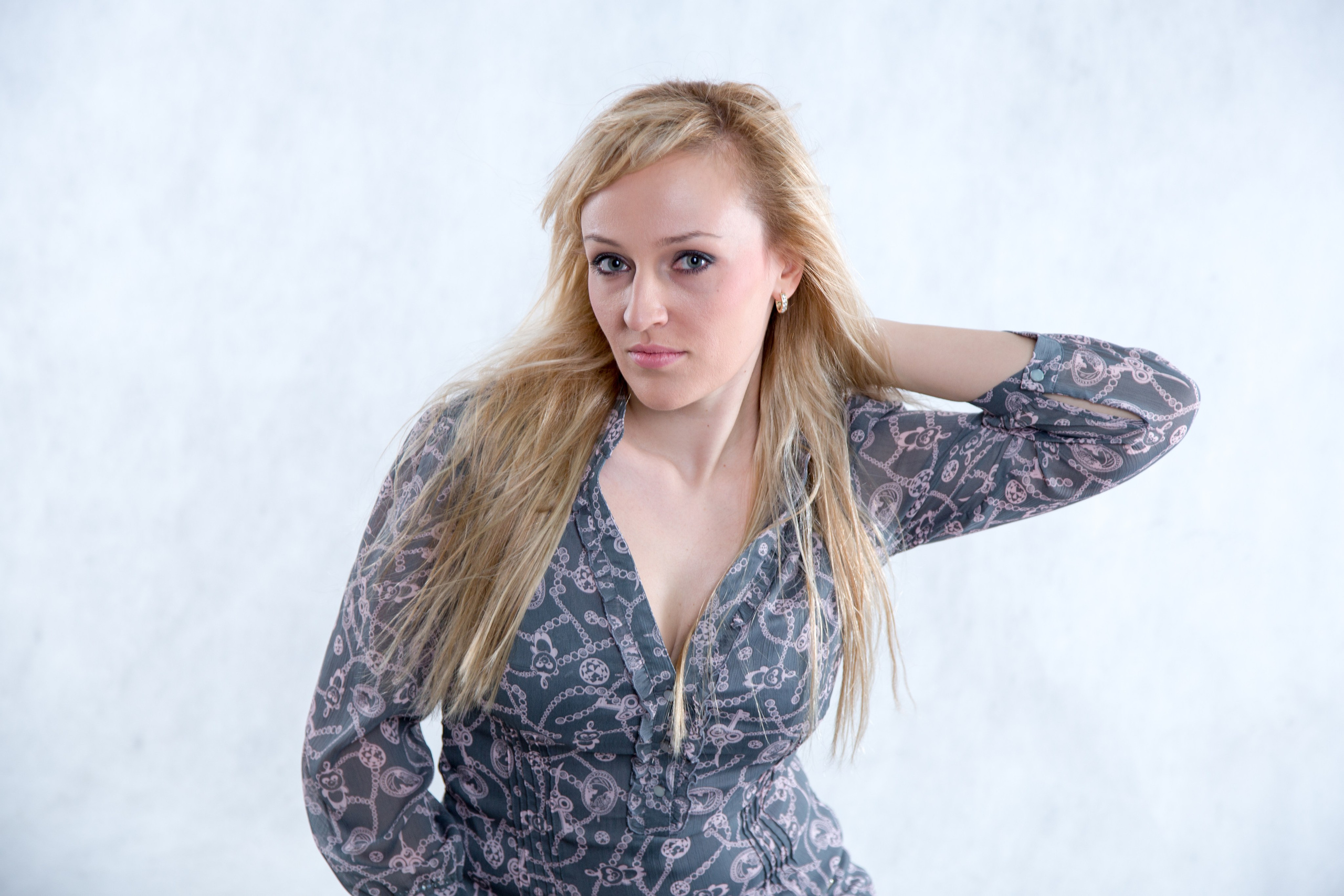 Съемка в студии красивой девушки в Воронеже. Свадебный и семейный фотограф в Воронеже Андрей Валин