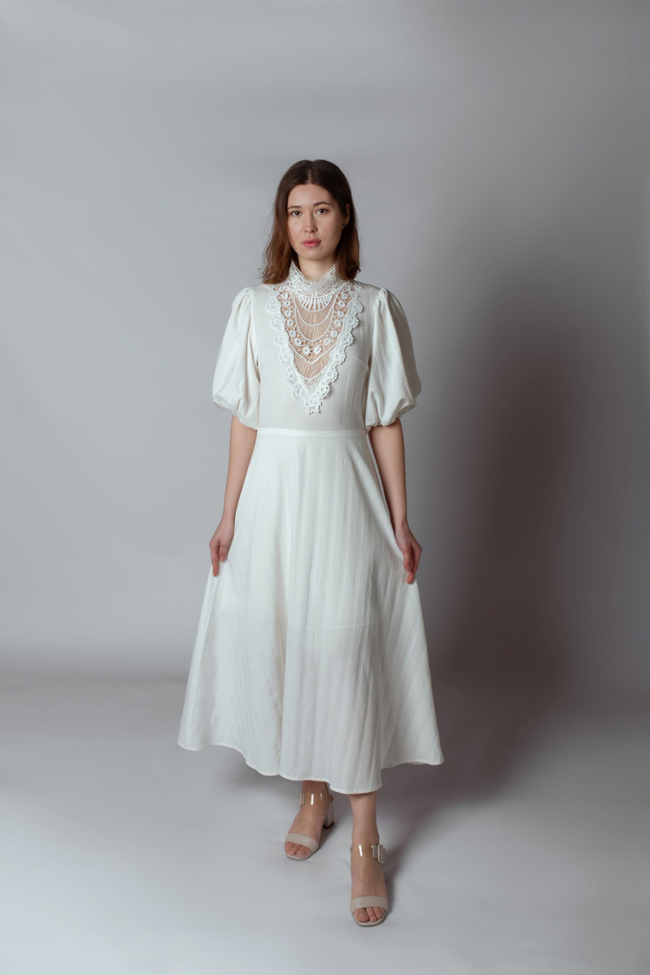 Прокат винтажных платьев с вышивкой для фотосессий в Севастополе