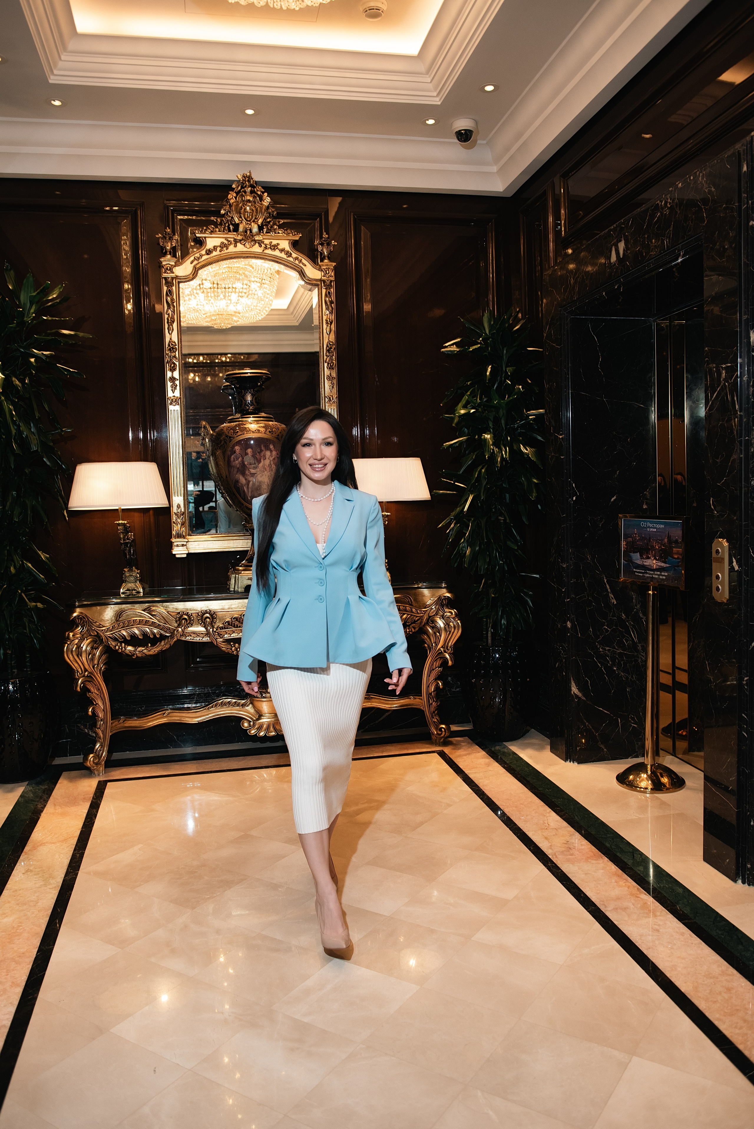 Блогеры, предприниматели. Фотограф, визажист. Москва