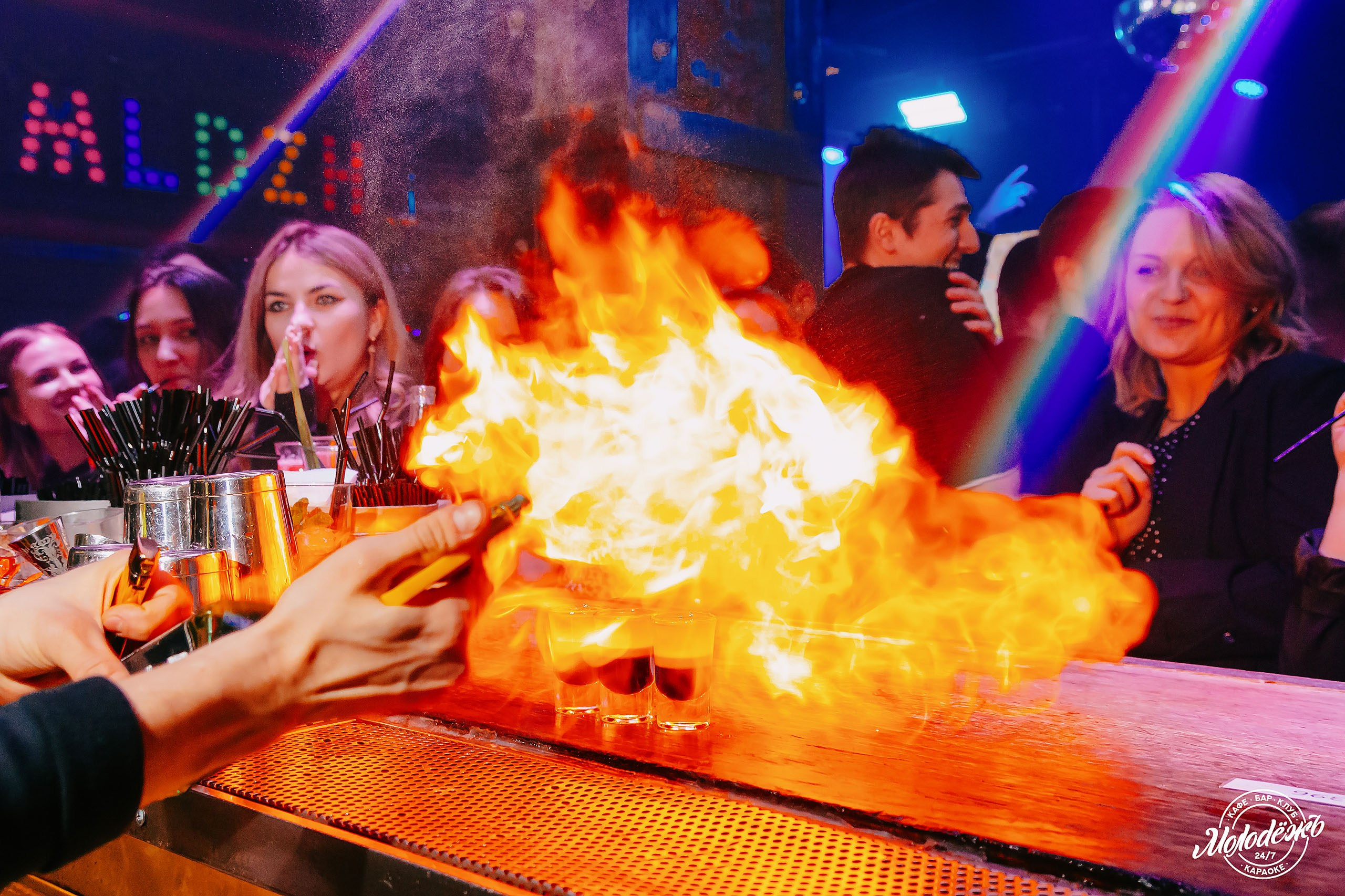 Клуб Молодёжь лучшее. Контакты