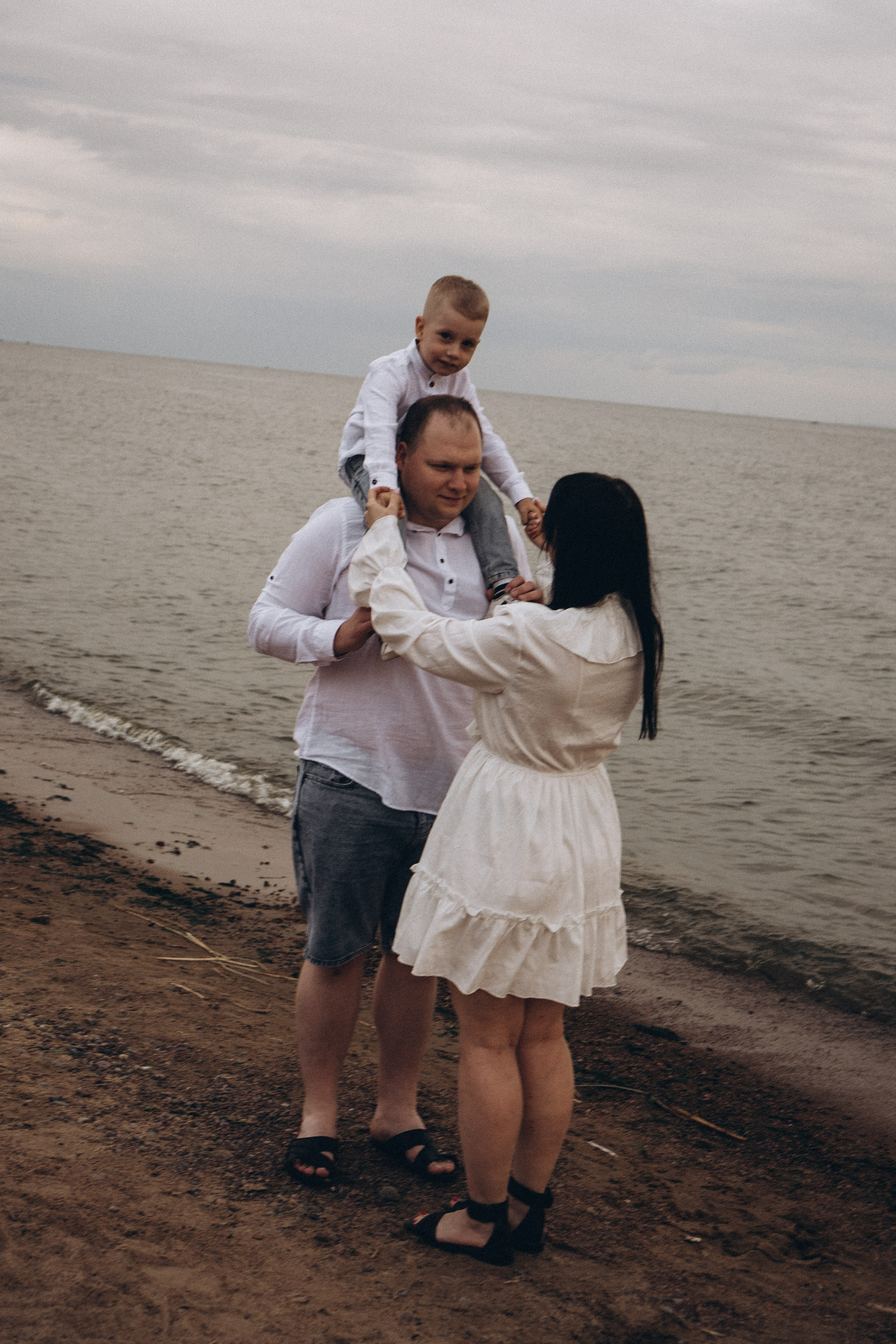 Семейная история на берегу залива. Профессиональный фотограф, Санкт-Петербург — Виктория Богомолова