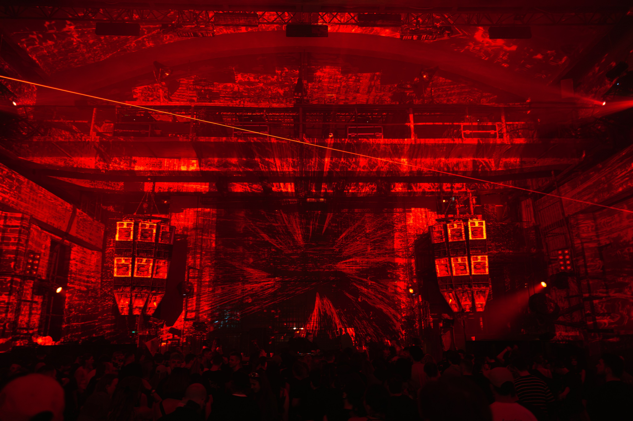 SICK YEARS, ARMA ╳ SILA SVETA. @tomrus: Рустам Шагиморданов — фотограф