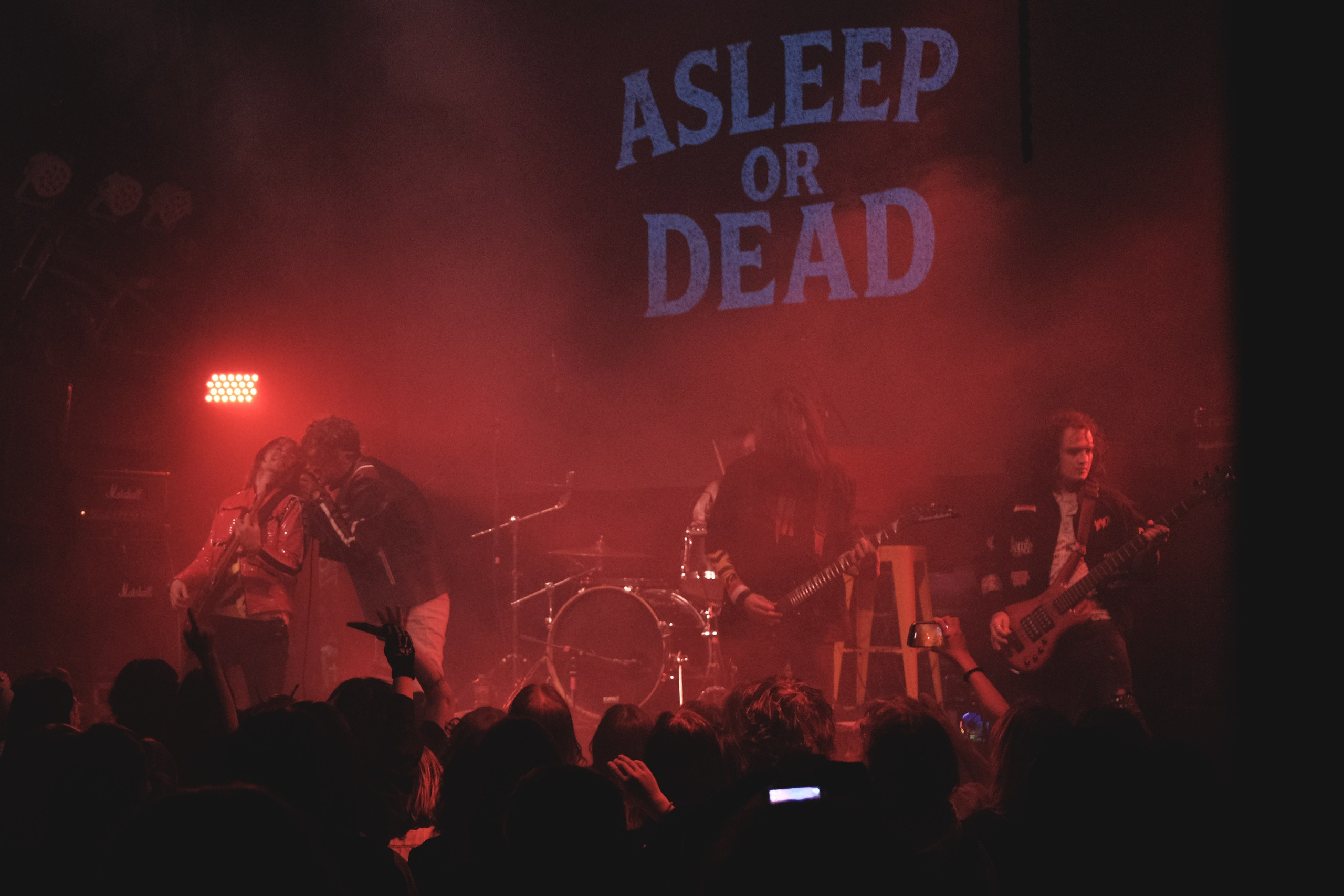Концерт ASLEEP OR DEAD в ласточке. Репортажный фотограф в Санкт-Петербурге Даниил Могута
