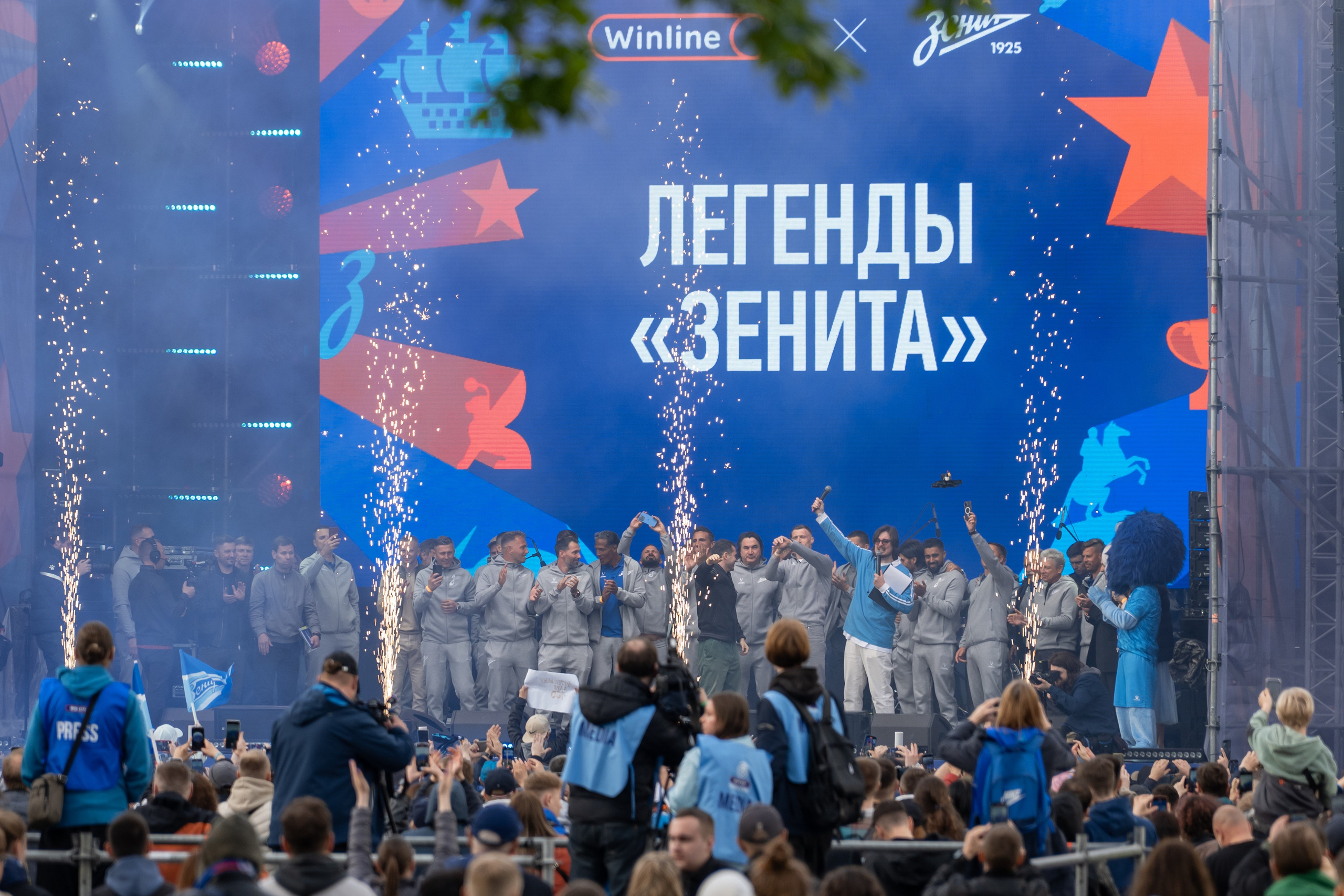 Зенит 100 лет. Андрей Сухинин репортажный свадебный фотограф Санкт-Петербург
