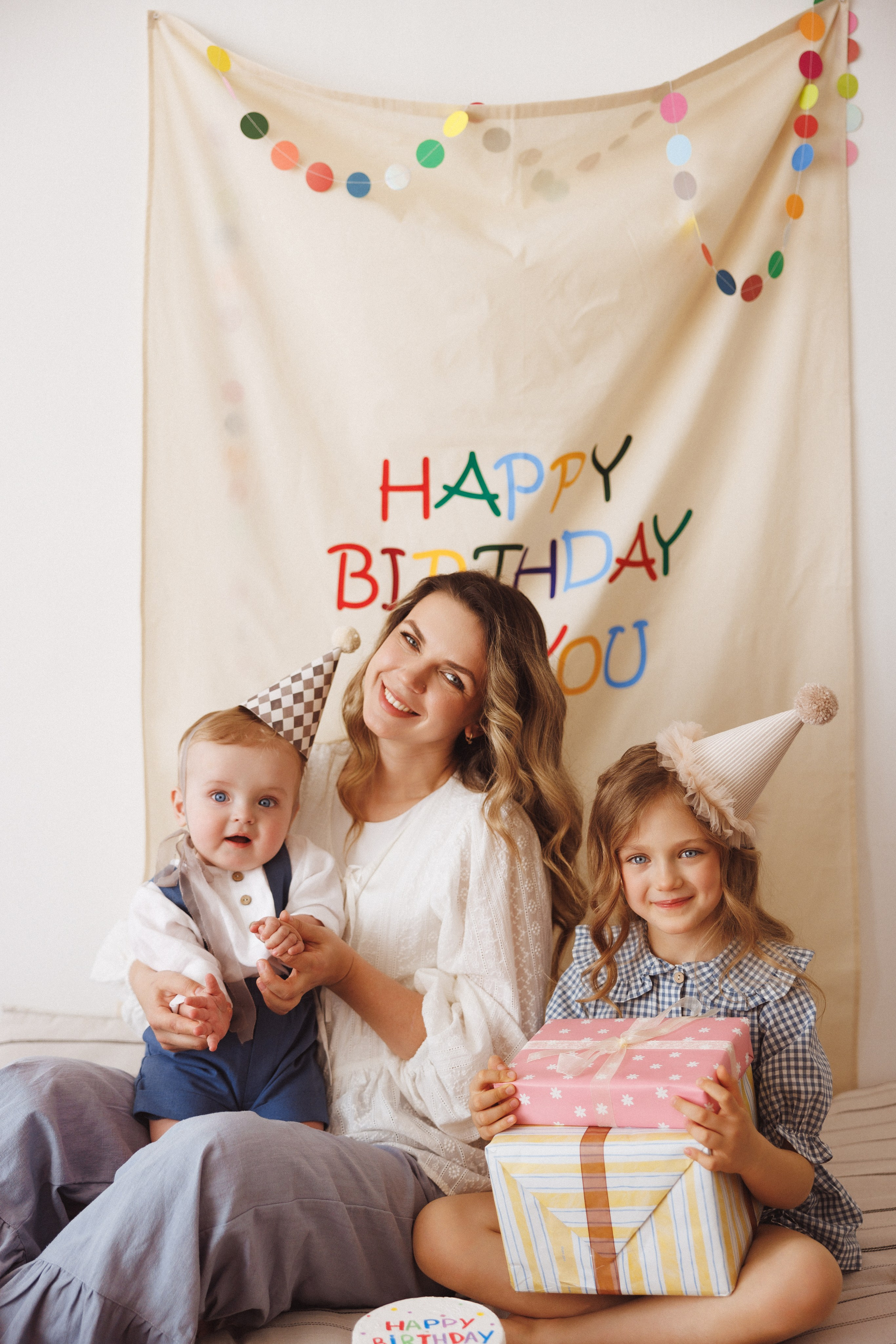 Яркая, весёлая фотосессия к Дню рождения. Фотостудия «Mestone», город Краснодар. Семейный и детский фотограф в Краснодаре Анна Трашкова