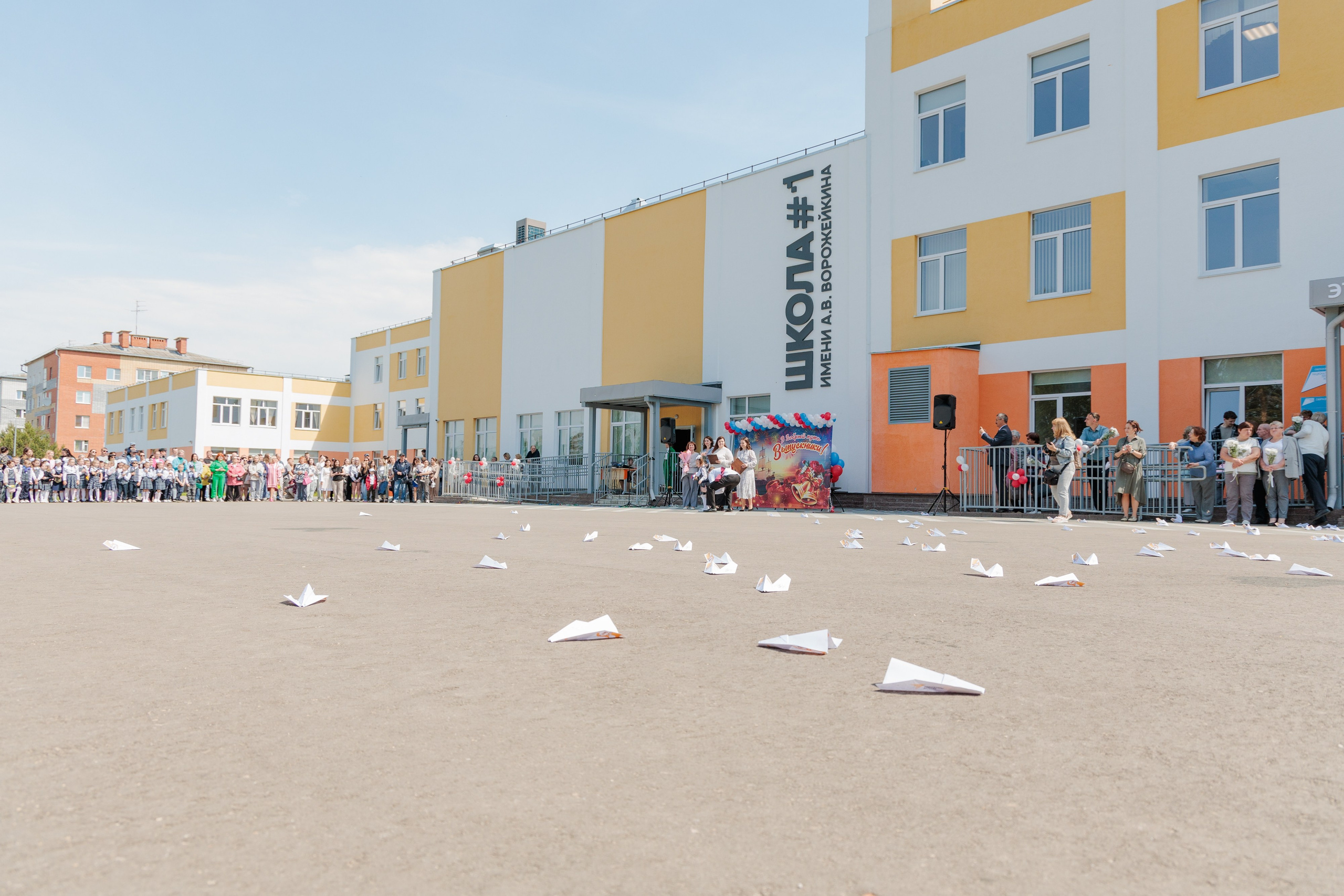 Последний звонок 2025 — фото 9 класса, школьный альбом, выпускной. Фотограф Нижний Новгород Мария Китаева