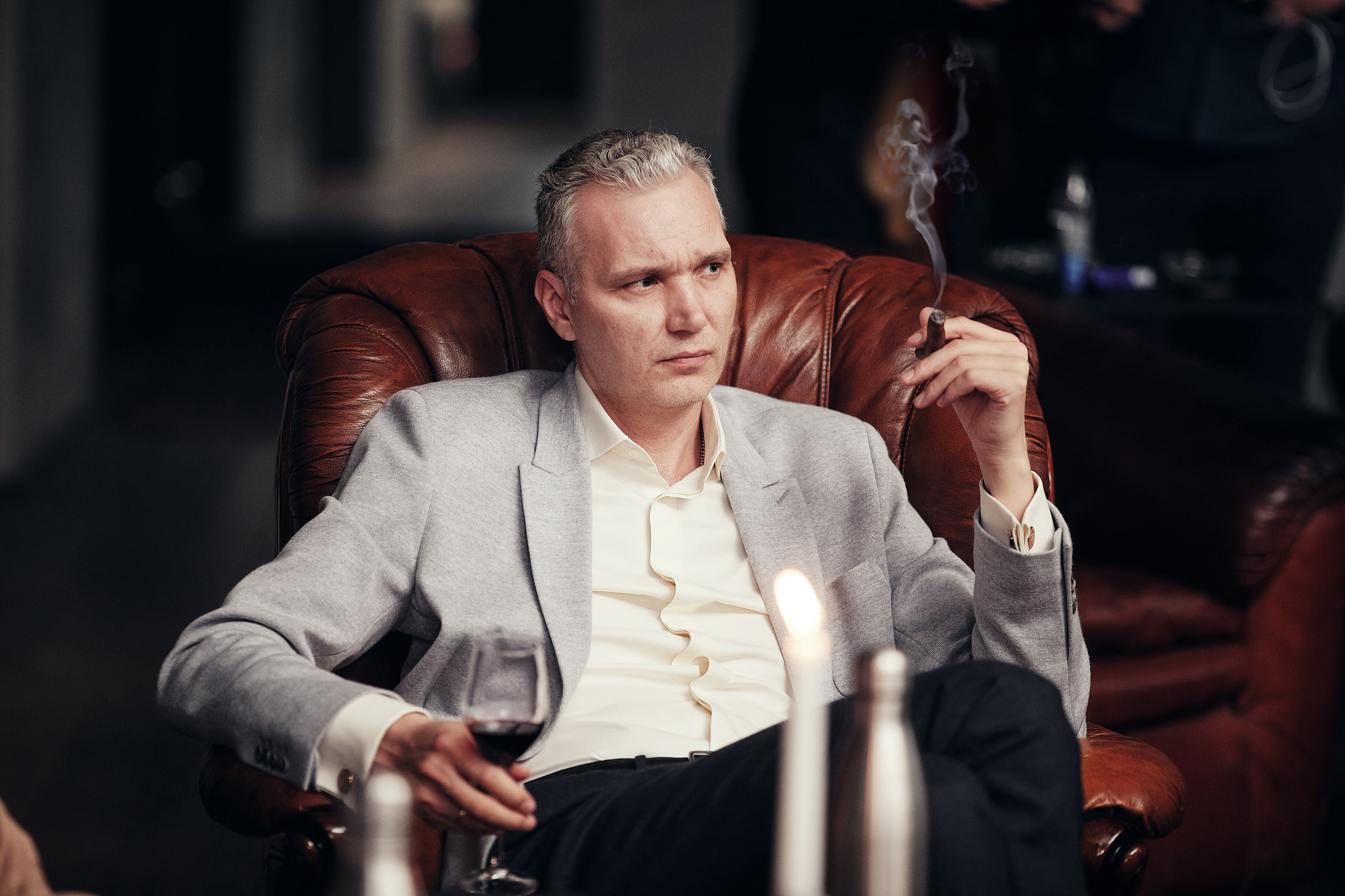 Сигарный клуб на Якиманке. Репортажный фотограф в Москве Константин Дерягин