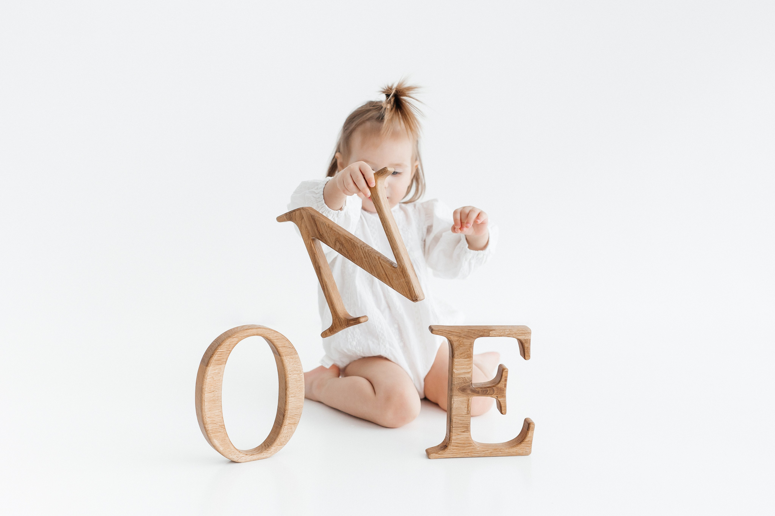 Годик минимализм. Профессиональная детская и семейная фотостудия в Краснодаре