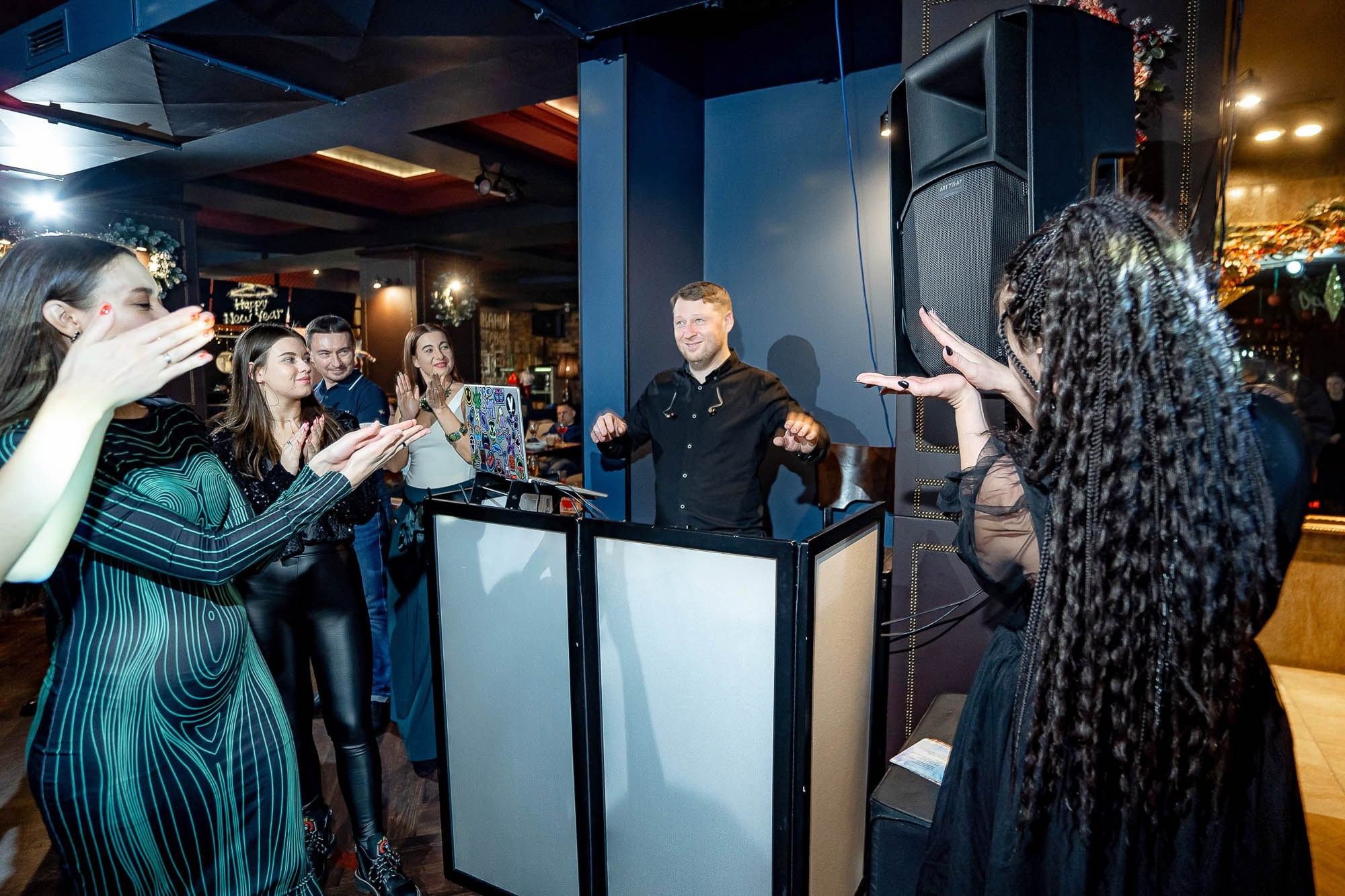Новый год 2024 в Peoples. Сергей Кошкин. Репортажная и ивент-фотография в Сургуте