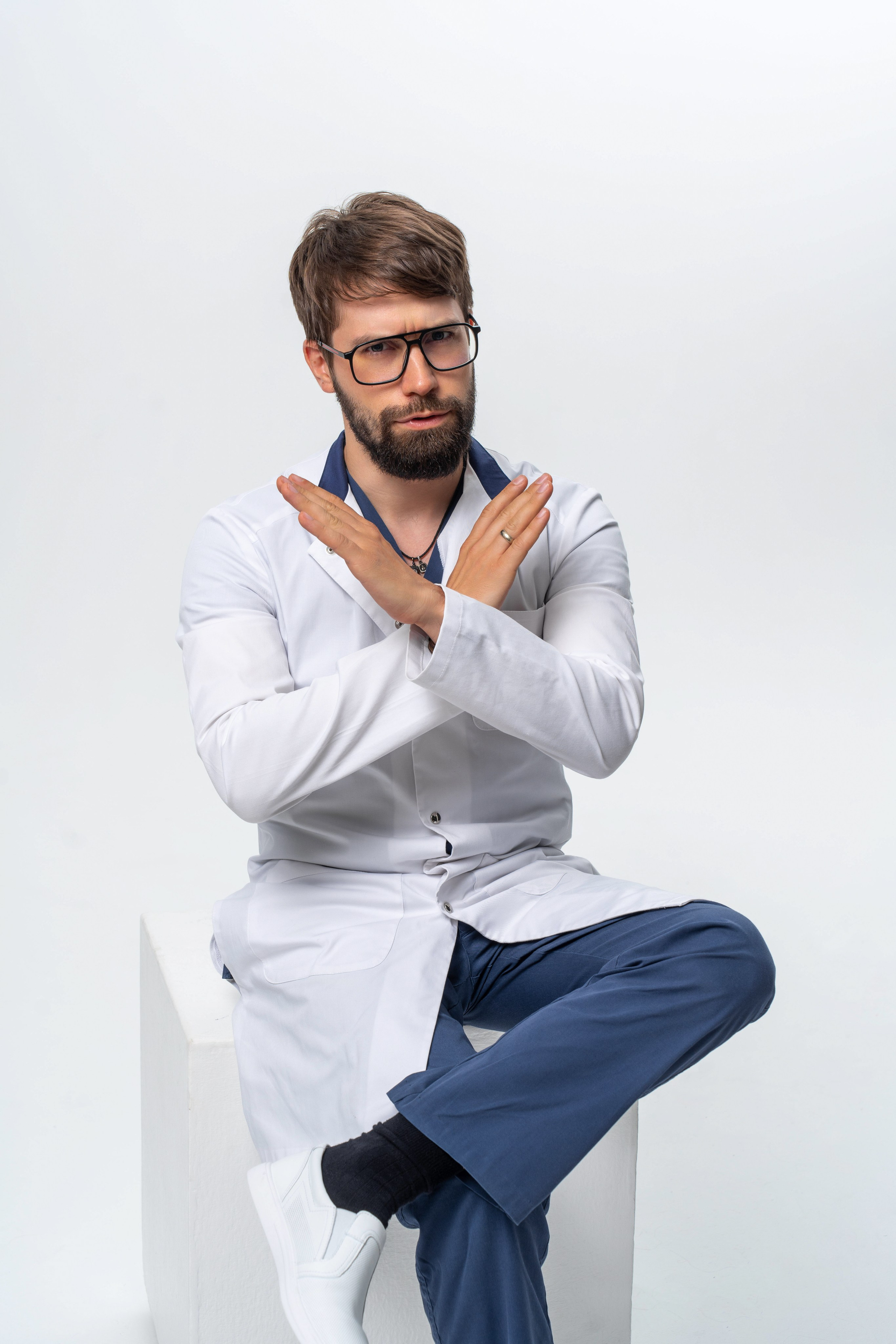 Фотосессия для лор врача в фотостудии в Москве