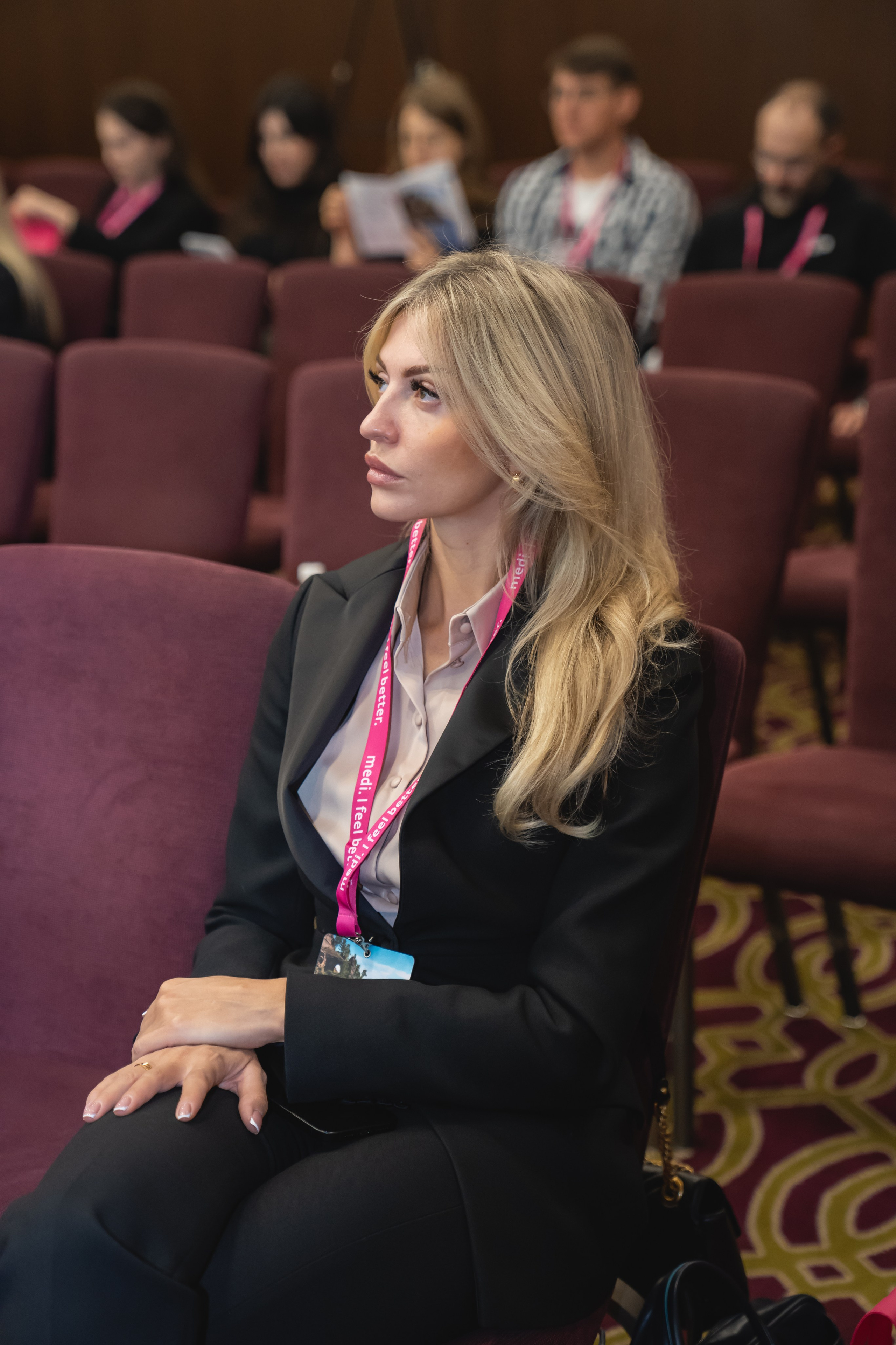 Фотосессия форумов, конференций. Занимаюсь профессиональной фотографией и живу рядом с Байкалом. Работаю в разных жанрах