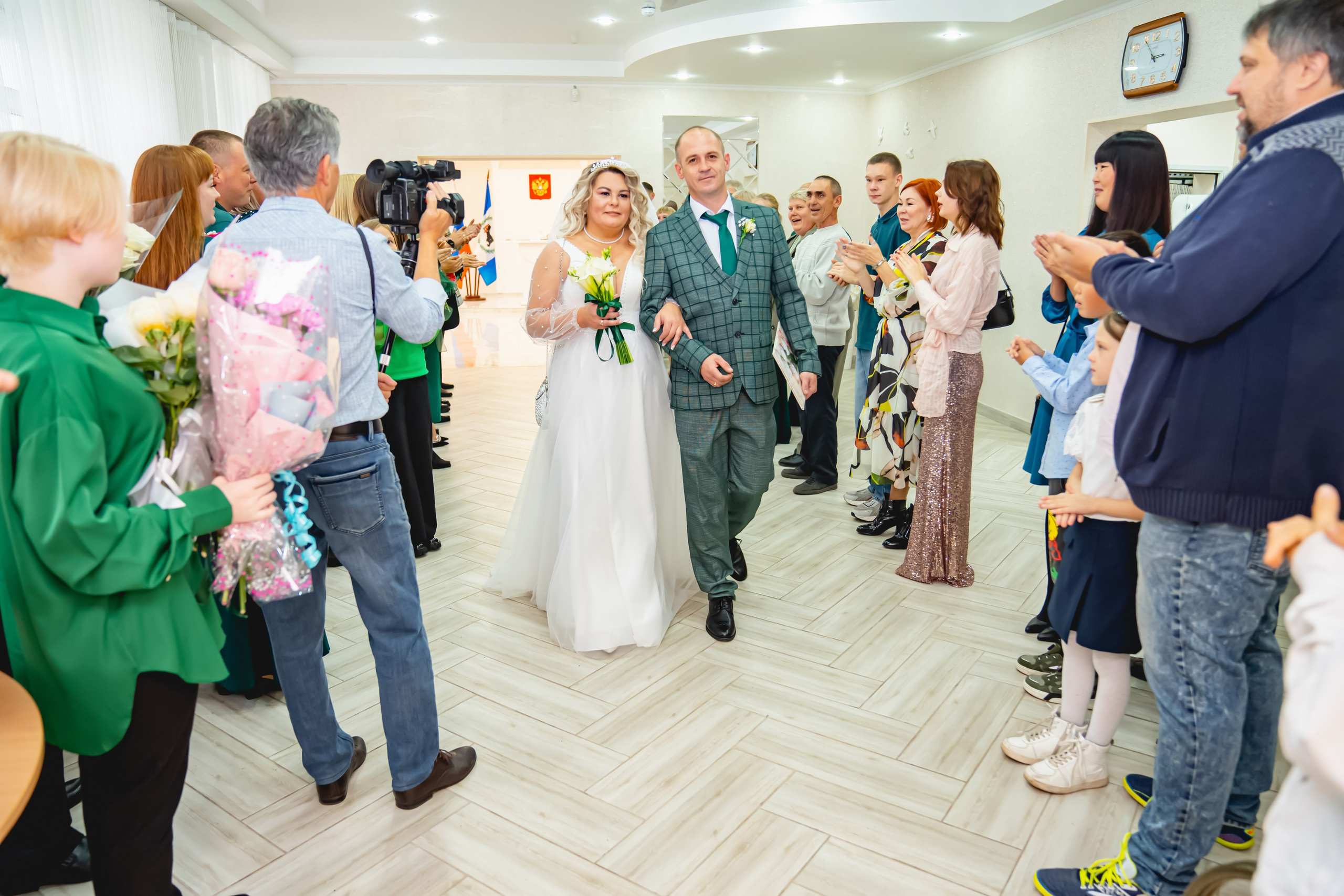 Осенняя Свадьба 2024. Занимаюсь профессиональной фотографией и живу рядом с Байкалом. Работаю в разных жанрах