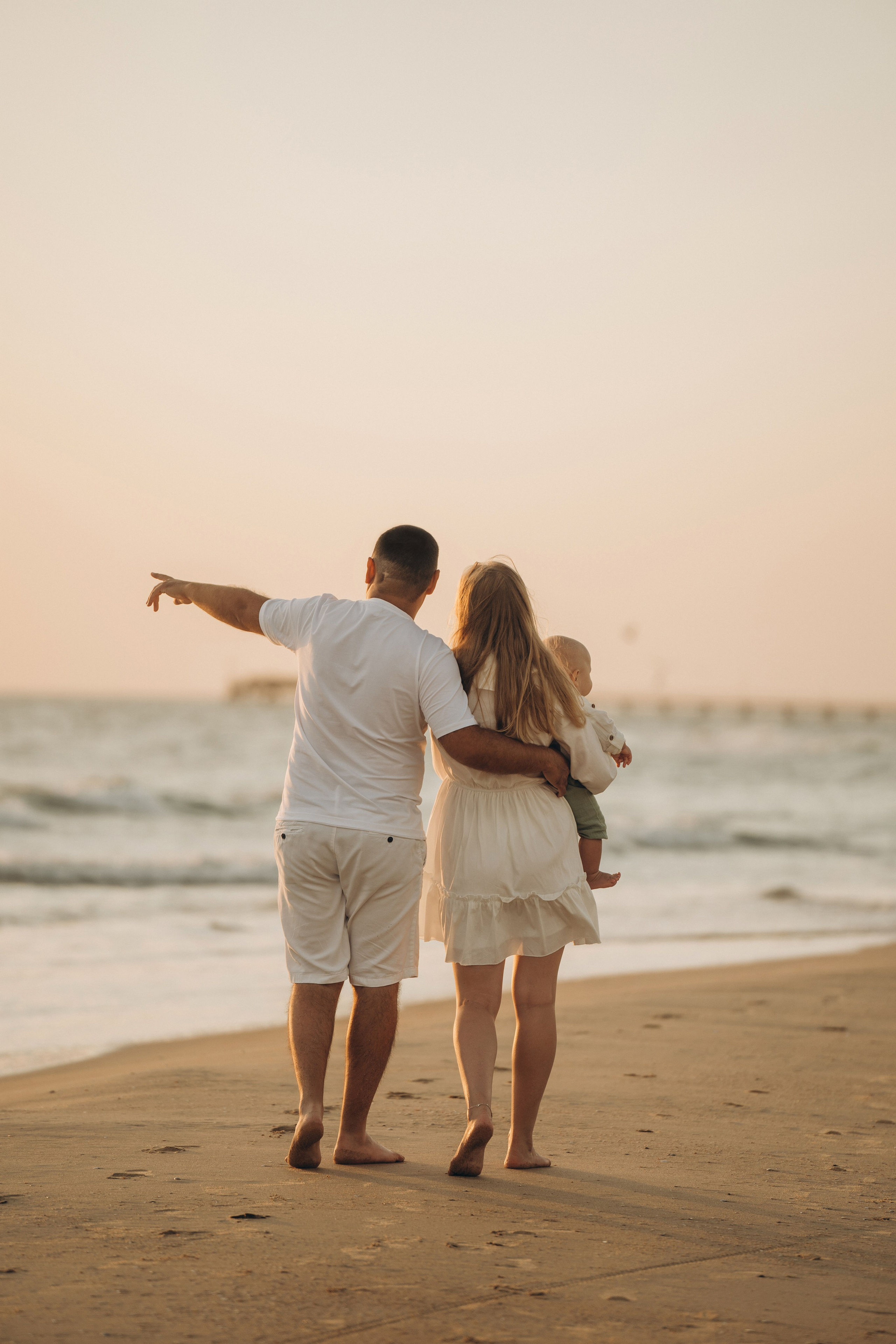 Семейные кадры в Абрау-Дюрсо – элегантный стиль и природа, фотограф Абрау-Дюрсо