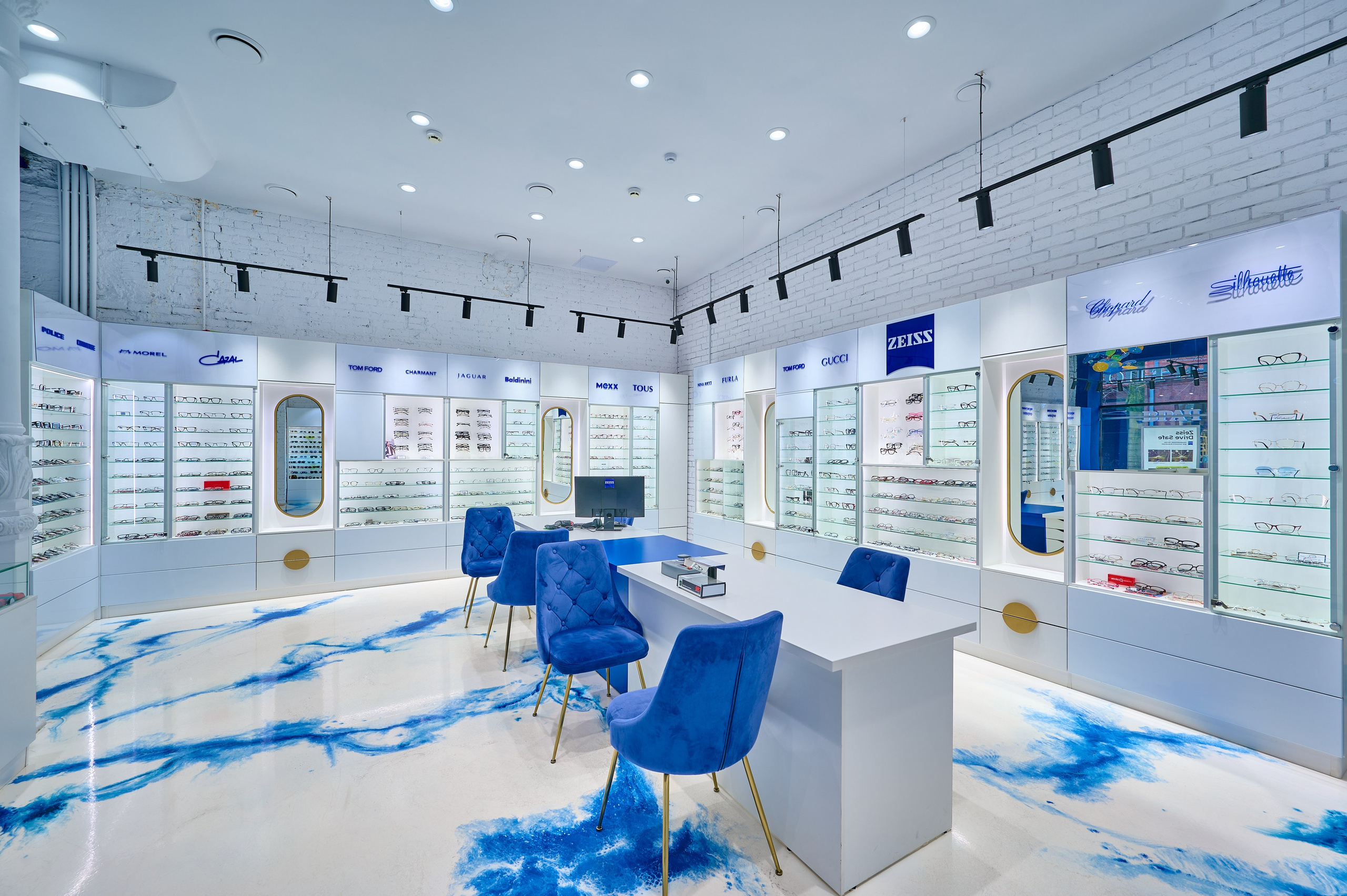 Магазин Оптики «GLAZBURG». Интерьерный фотограф в Краснодаре