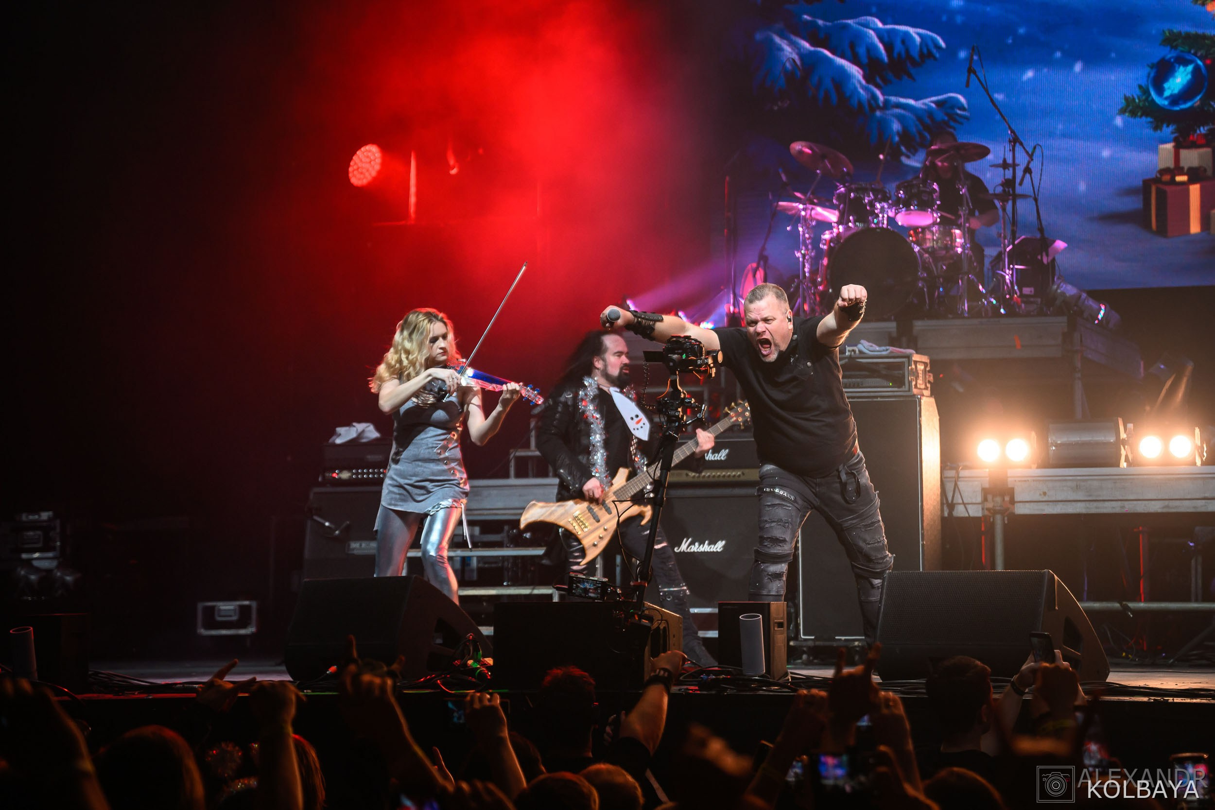 Фоторепортаж с Метал-Елки 2026. Концертный и театральный репортажный фотограф в Москве Александр Колбая