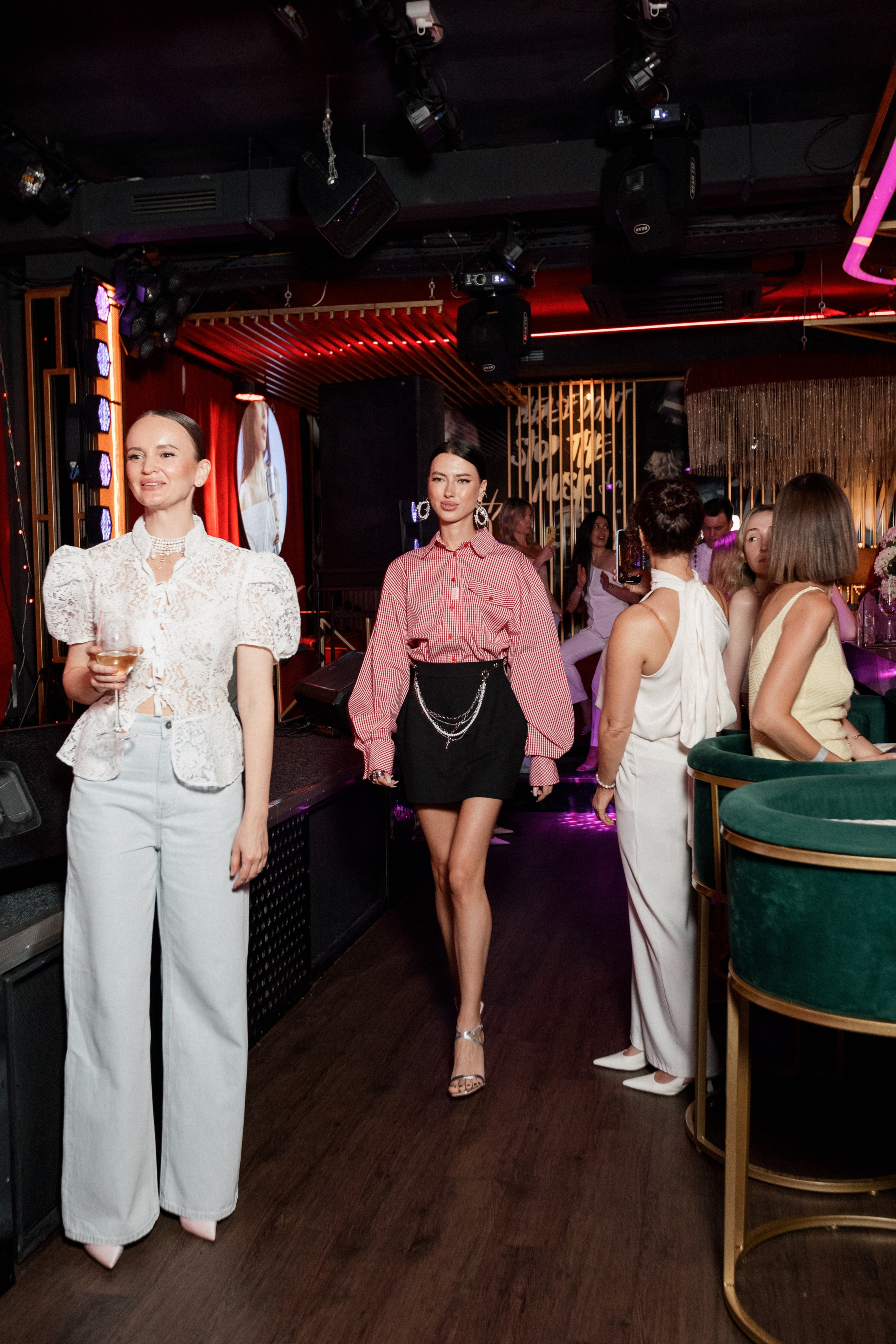 ELE AMU x PLUM — Показ новой коллекции брендов. СВОИ. ФОТООТЧЕТЫ-СОБЫТИЯ-МЕСТА