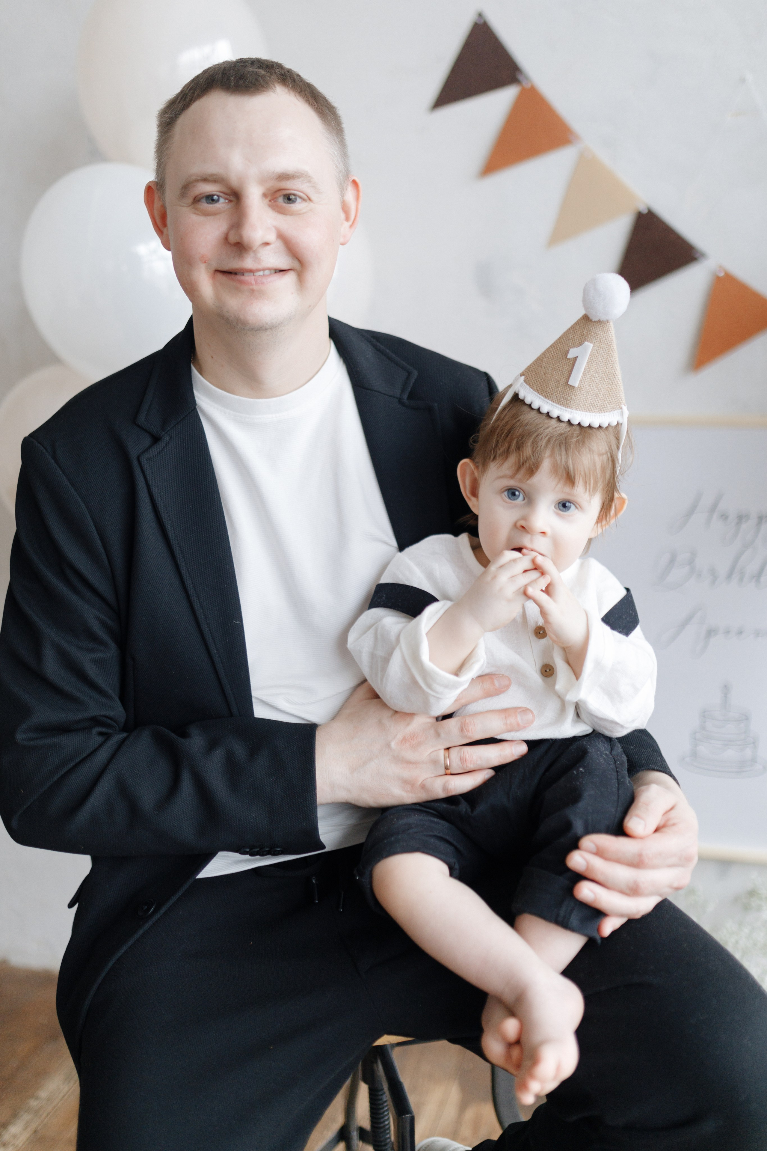 Арсению Годик. Главная