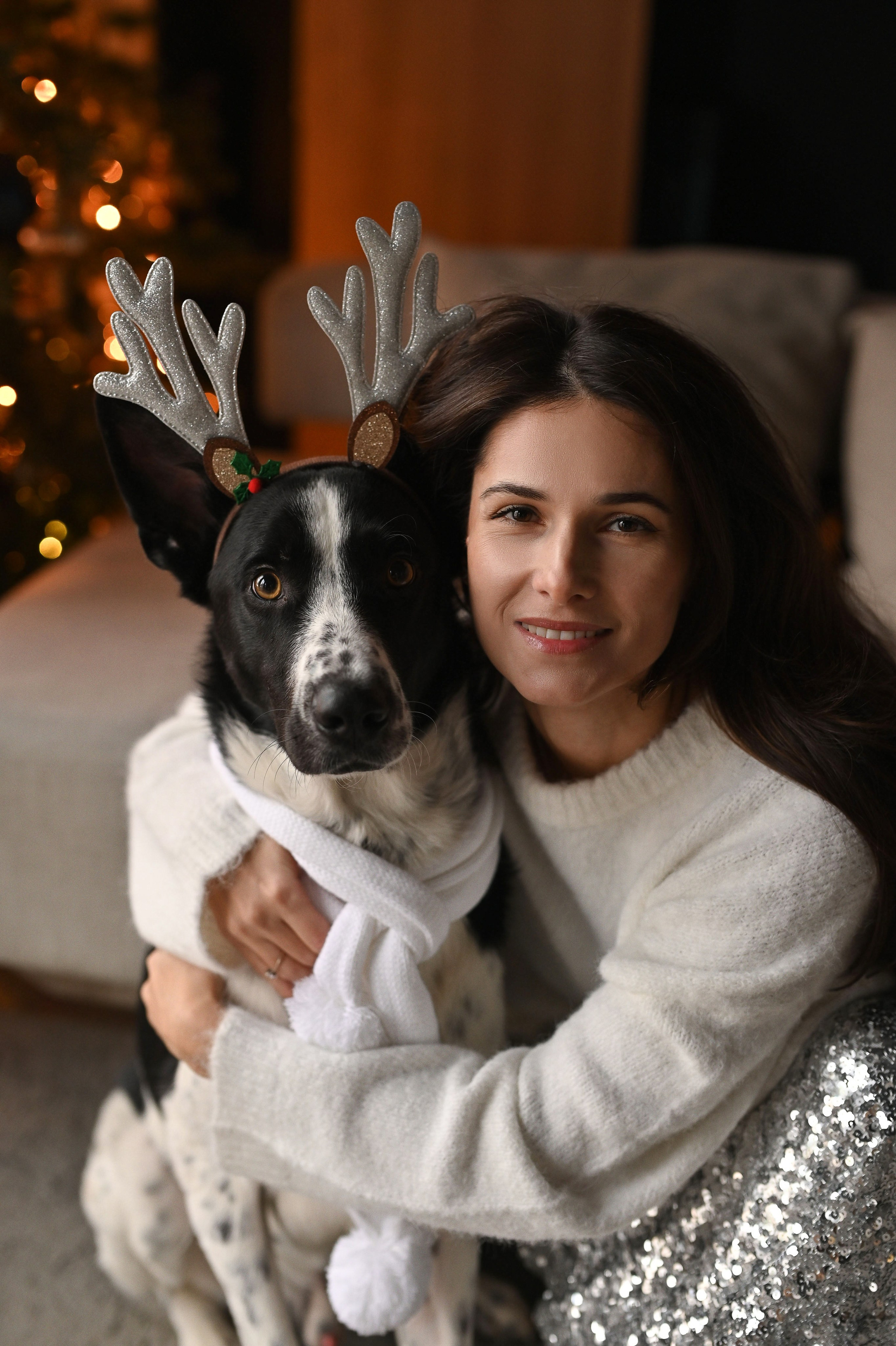 Новогодняя фотосессия с собакой в студии Мимика, зал Наоми. Марианна и Куруш. Semerlina.ru