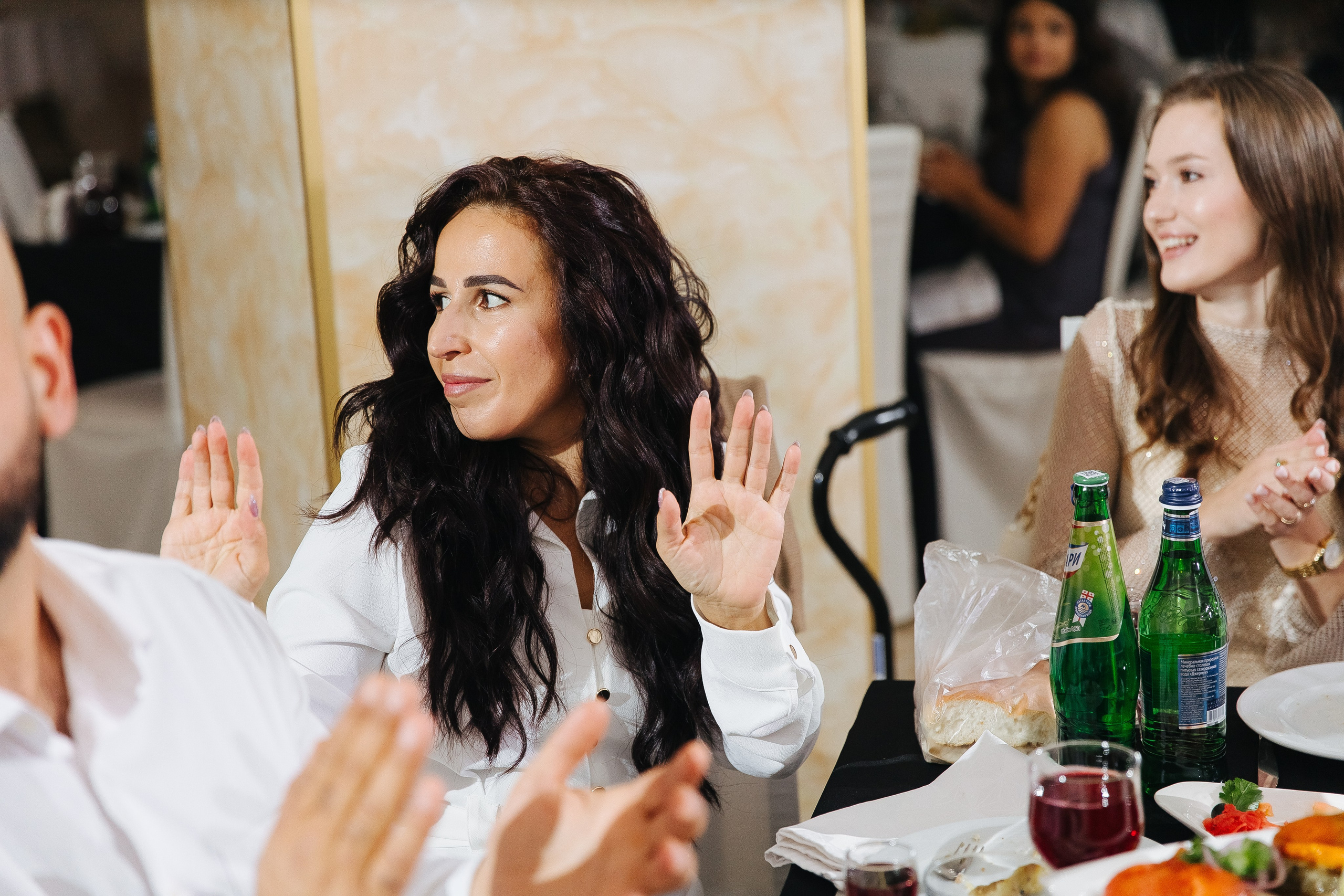 Ани и Назели. 35&5 День рождения, «Янтарь». Фотограф в Красноярске Надежда Воскресенская