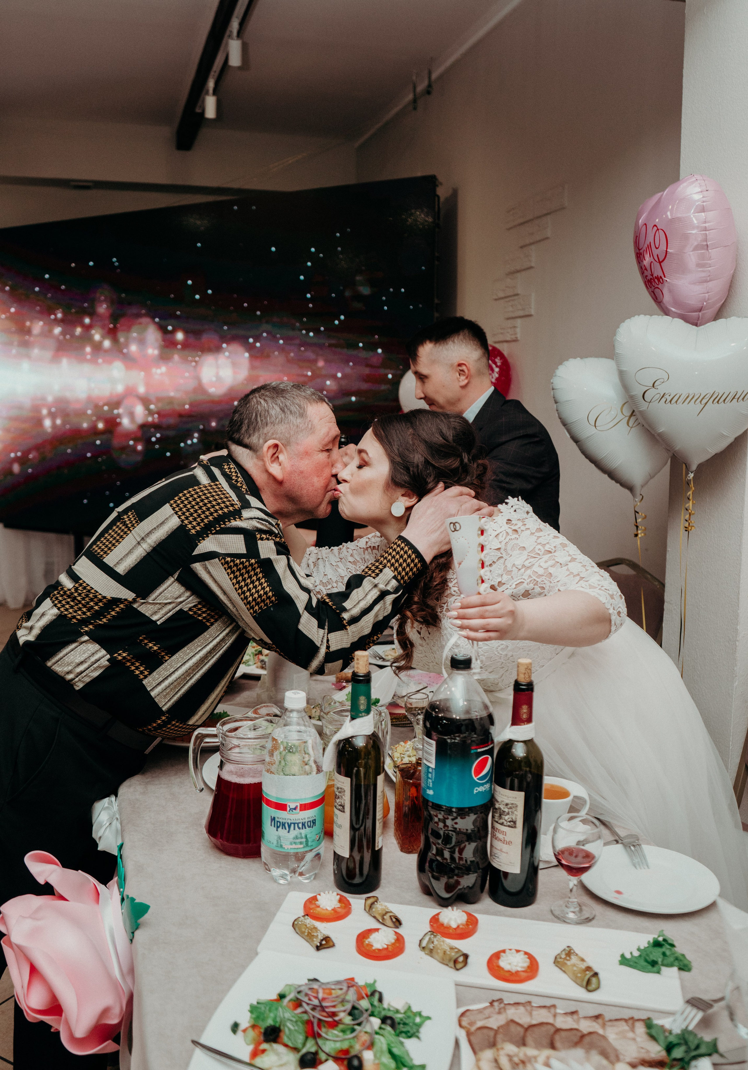 Фотографии с свадебного банкета Якова и Екатерины. Фотограф в Улан-Удэ. Свадебный фотограф в Улан-Удэ